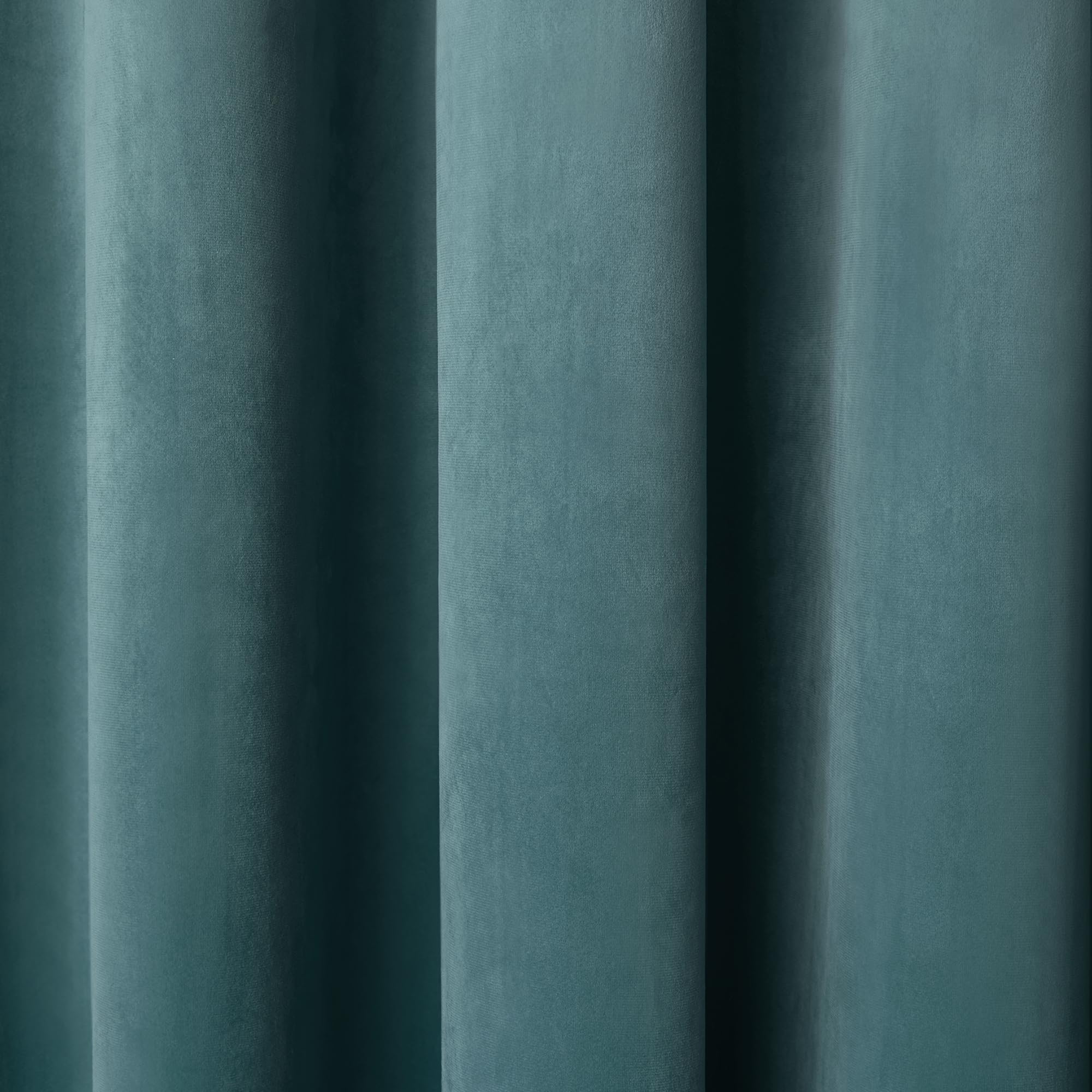 Laurence Llewelyn-Bowen Teal Velvet Blackout Curtains 46 x 72 Inches (117 x 183 cm), Eyelet, Thermal and Soundproof, 2 Panels - Image 3