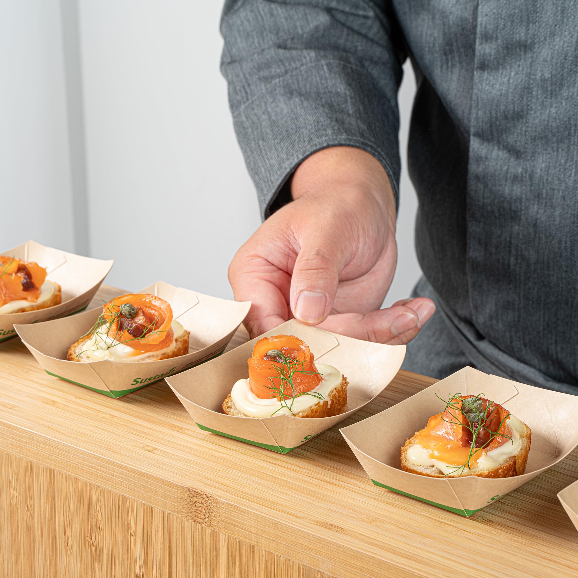 Restaurantware -Sustain - Barcos desechables de comida de 4 onzas, 50 bandejas de papel resistentes para alimentos, con forro de ácido poliláctico, compostables, bandejas de servir de papel de bambú