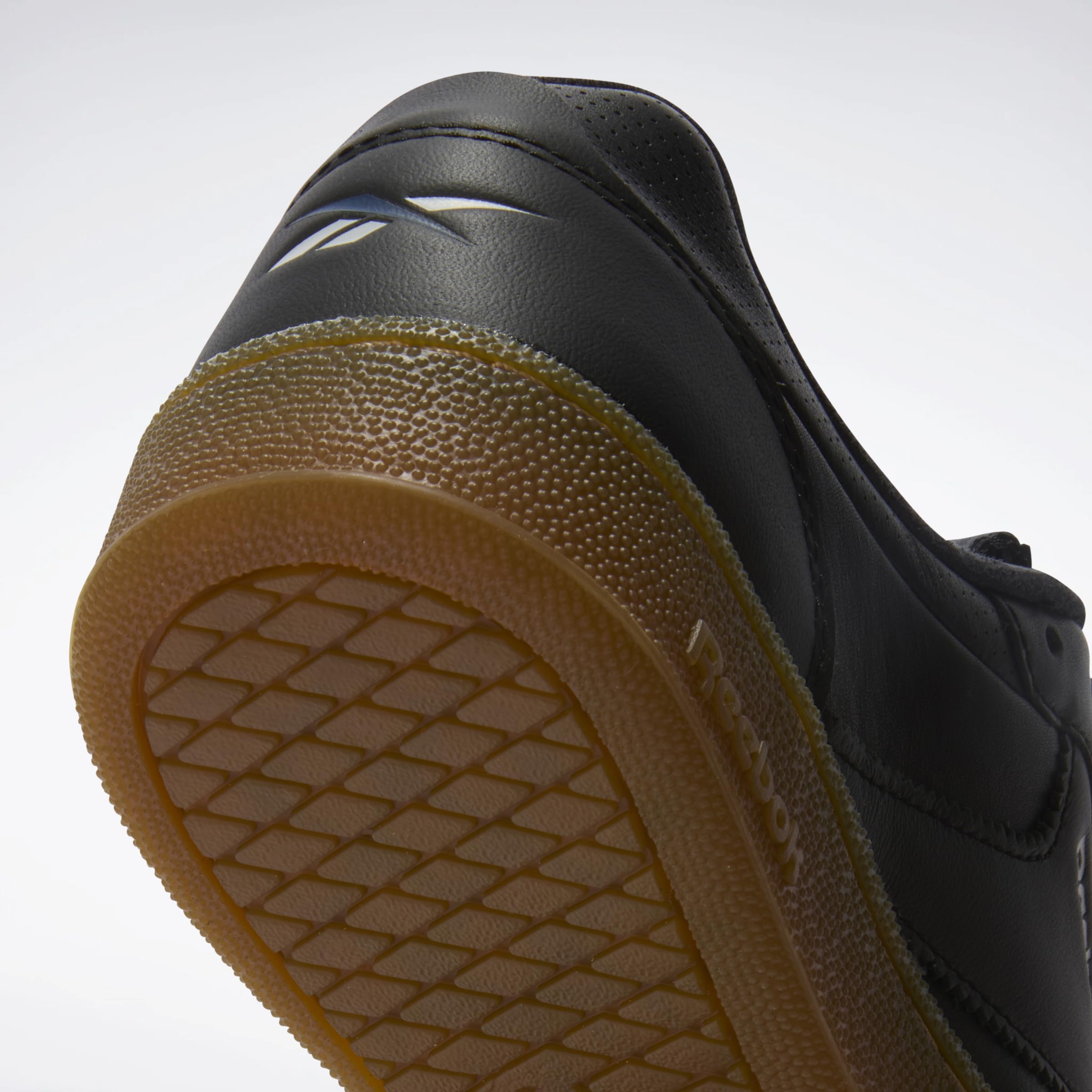 Reebok Unisex Club C TerraceSneaker