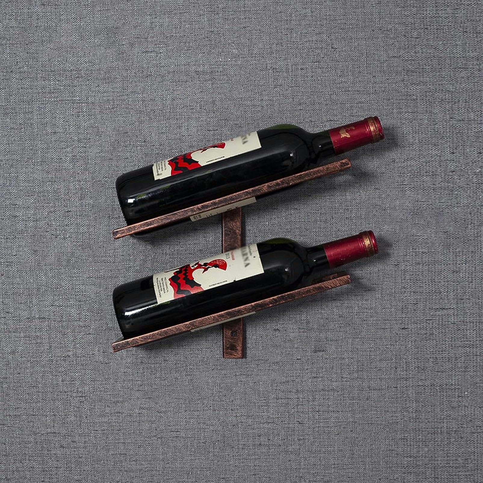 Casier à vin mural en métal pour créer une ambiance chaleureuse de bar dans votre salon