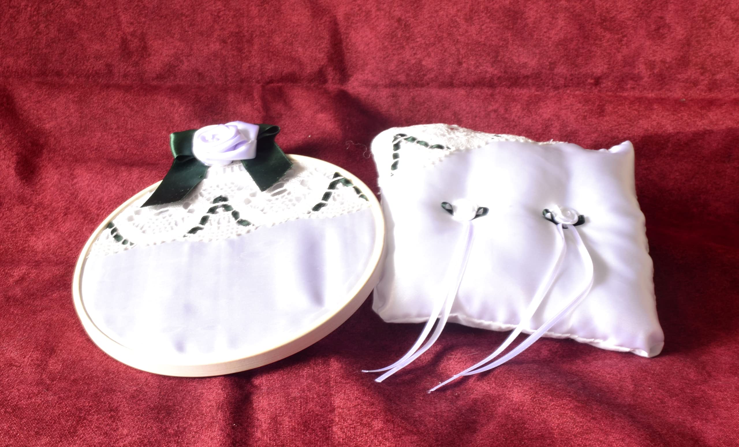 Arras de Boda Biblica Plateadas con Porta-arras redondo y Cojin para anillos a juego realizados por nuestros artesanos para llevar a la Iglesia.