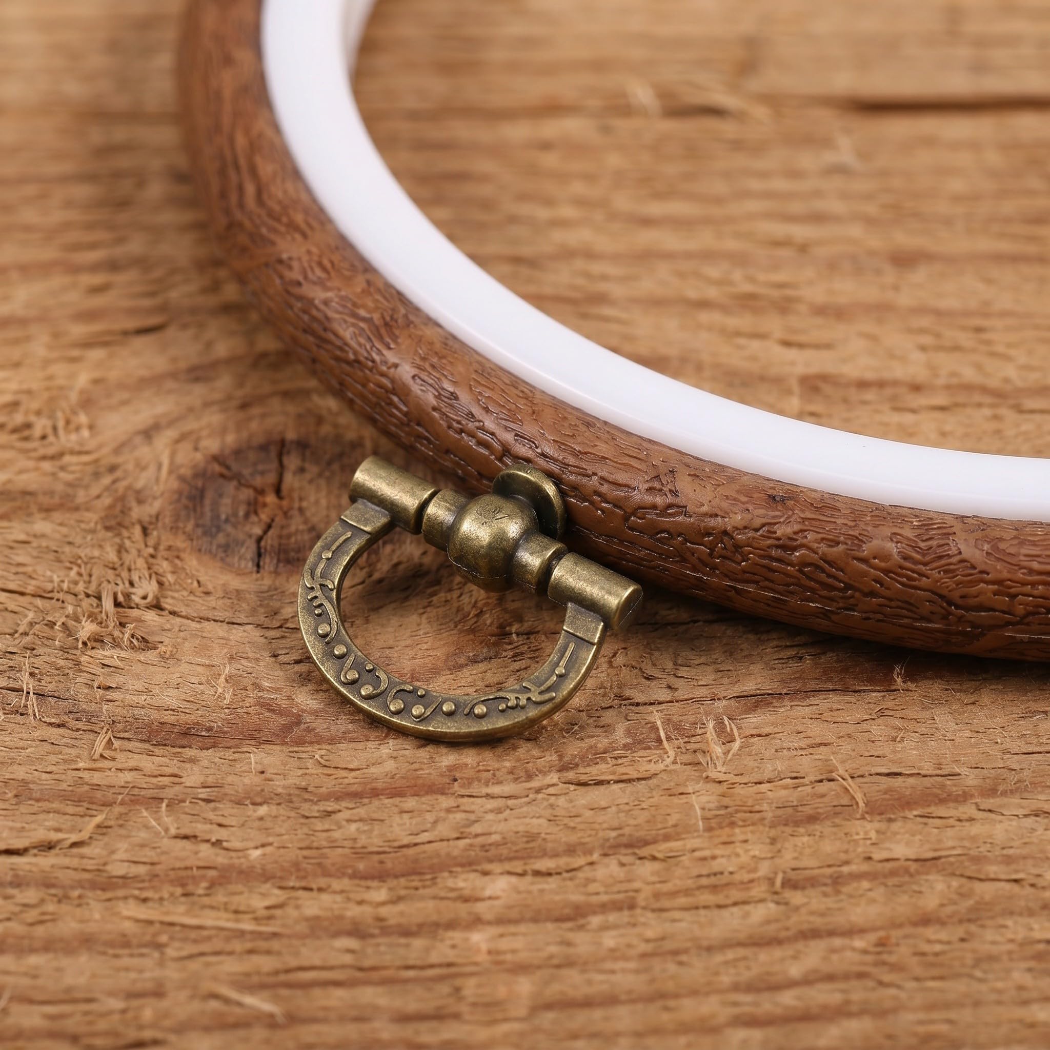 AKOOSY 9 Stück Stickrahmen Satz mit Holzmaserung Sicherer Stoffhalt mit 9 Teilen in 3 Formen aus Pp Pvc und Metall und Metallringe für Nähen Basteln und Geschenkverpackung