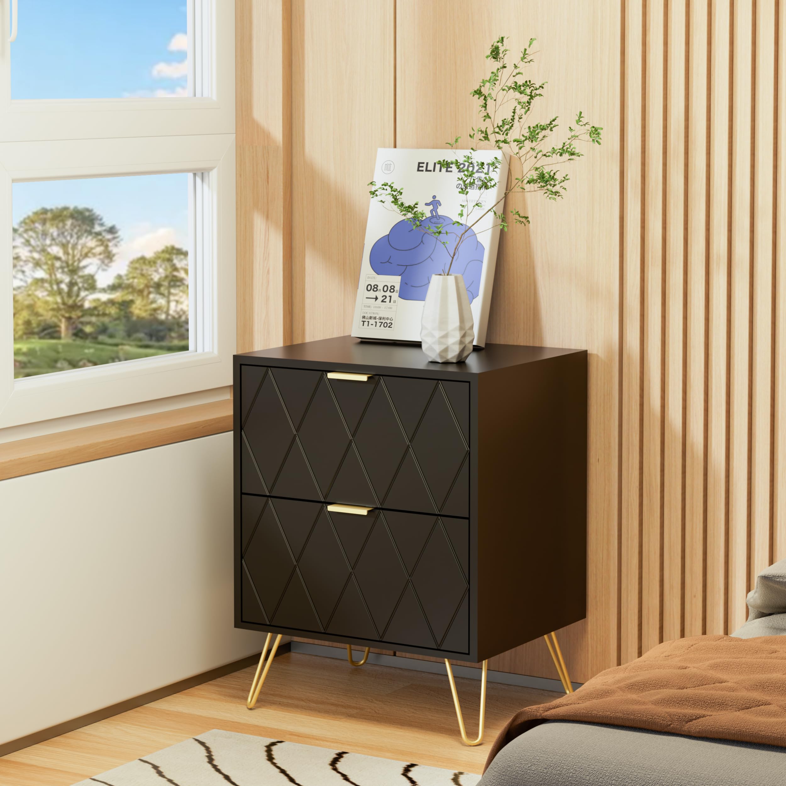 UEV Schlafzimmer Komplett-Set in schwarz, 3er-Set Schlafzimmermöbel, Kommode mit 9 Schubladen und 2er-Set Nachttisch, Goldene Griffe und Füße, Linienmuster, Skandinavisch für Wohnzimmer, Schlafzimmer
