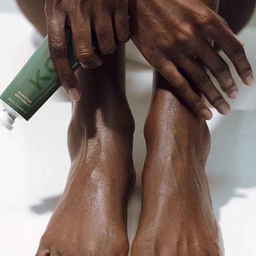 Miniatura 3 de KOBA Crema para Pies Bottom Up - Hidratante para Mujeres y Hombres - Hidratante - Piel Normal a Muy Seca - Fragancia Cítrico, Amaderado y Especiado