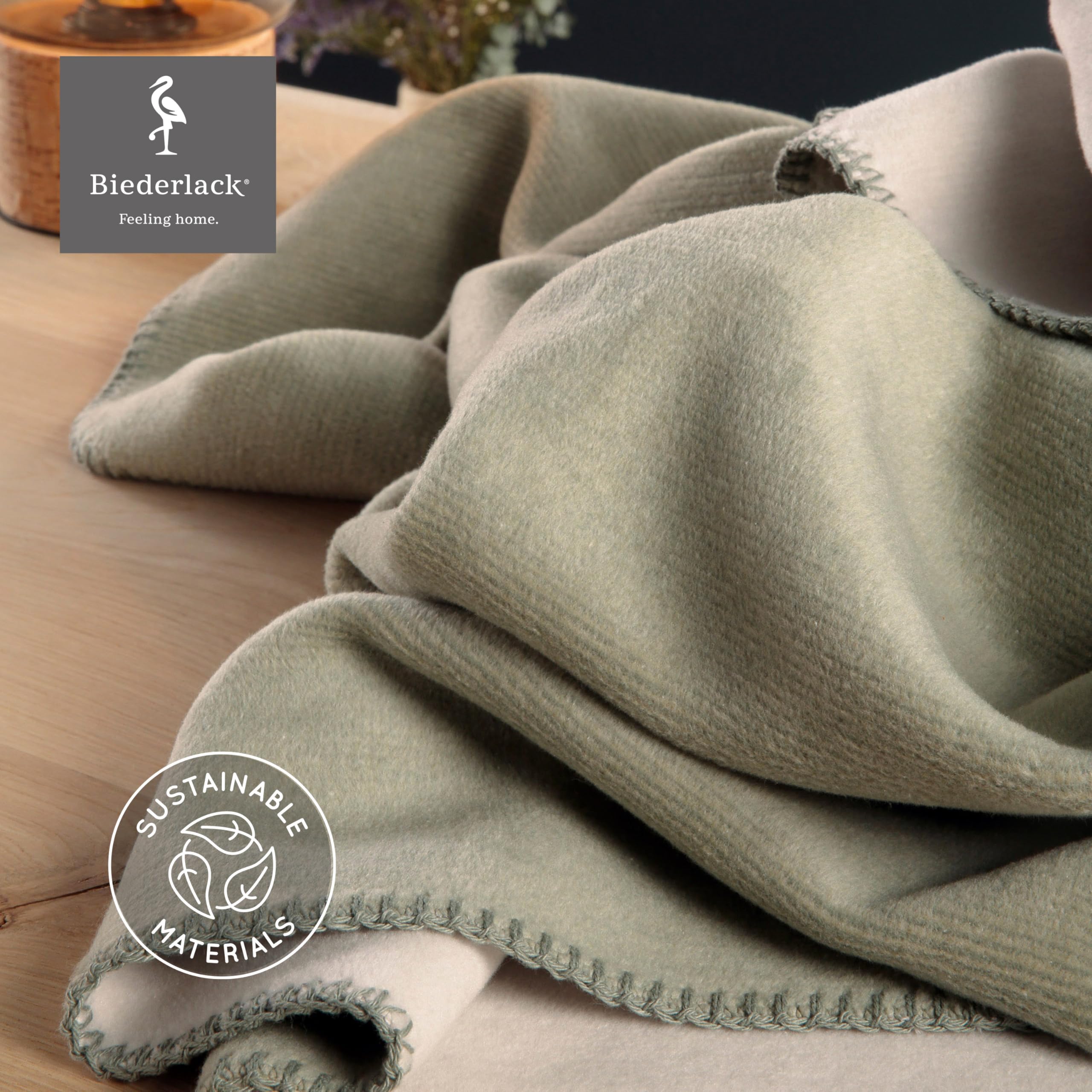 biederlack® Wohndecke Double Optic Salbei-Natur, Sofa-Decke in 150x200 cm | Made in Germany, weiche Kuscheldecke aus Baumwolle und Polyacryl, helle Couch-Decke in Melange-Optik, OEKO-TEX Made in Green