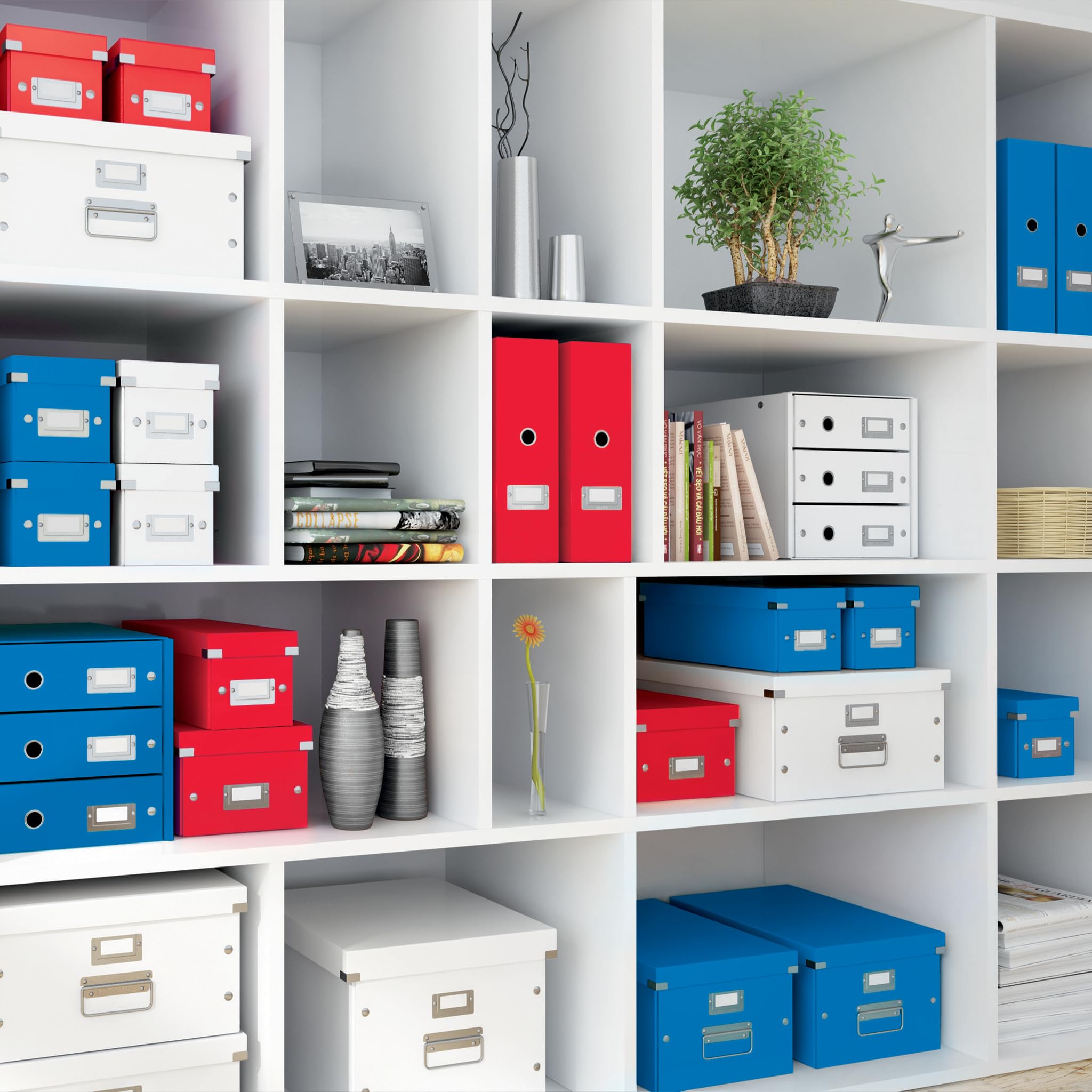 Leitz Click & Store Aufbewahrungsbox mit Deckel Groß, Würfelbox passend für Kallax Regale in Wohnzimmer oder Büro, Box aus 80 % recycelter Premium-Hartpappe, Stabile Metallgriffe, Rot, 61080026