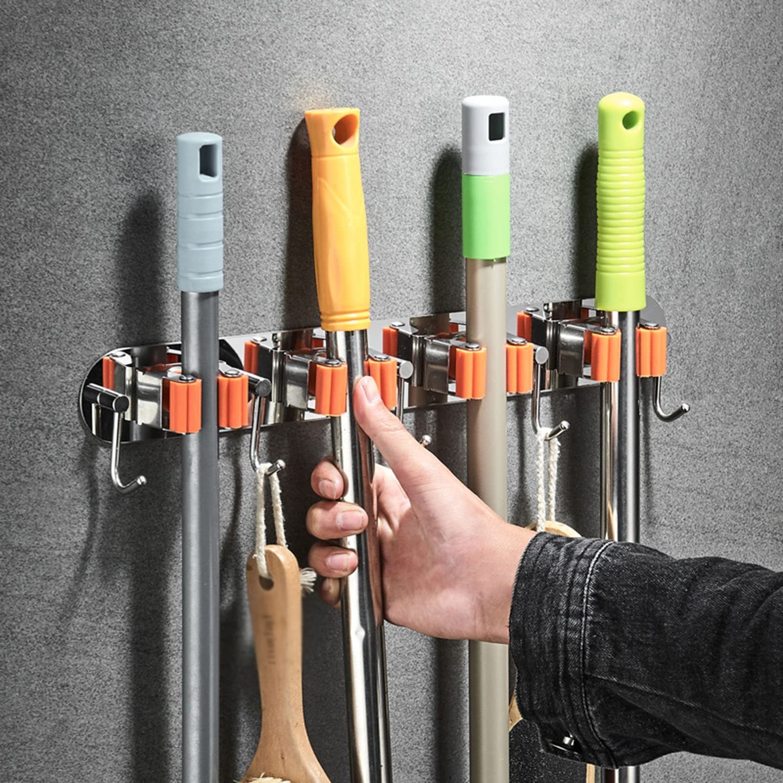 Wischbesenhalter zur Wandmontage mit 4 Halterungen und 5 Haken, robuster Besenhalter, Selbstklebender Moppständer, Besen-Organizer aus Aluminium