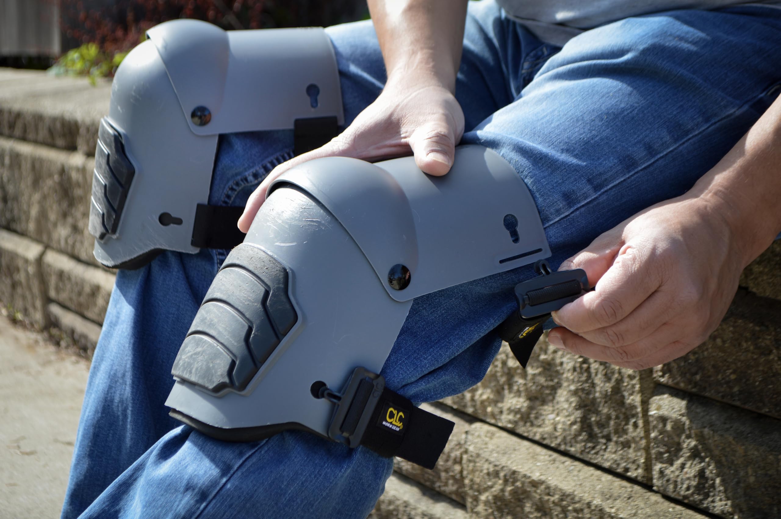 Custom Leathercraft 380 ULTRAFLEX Genouillères articulées