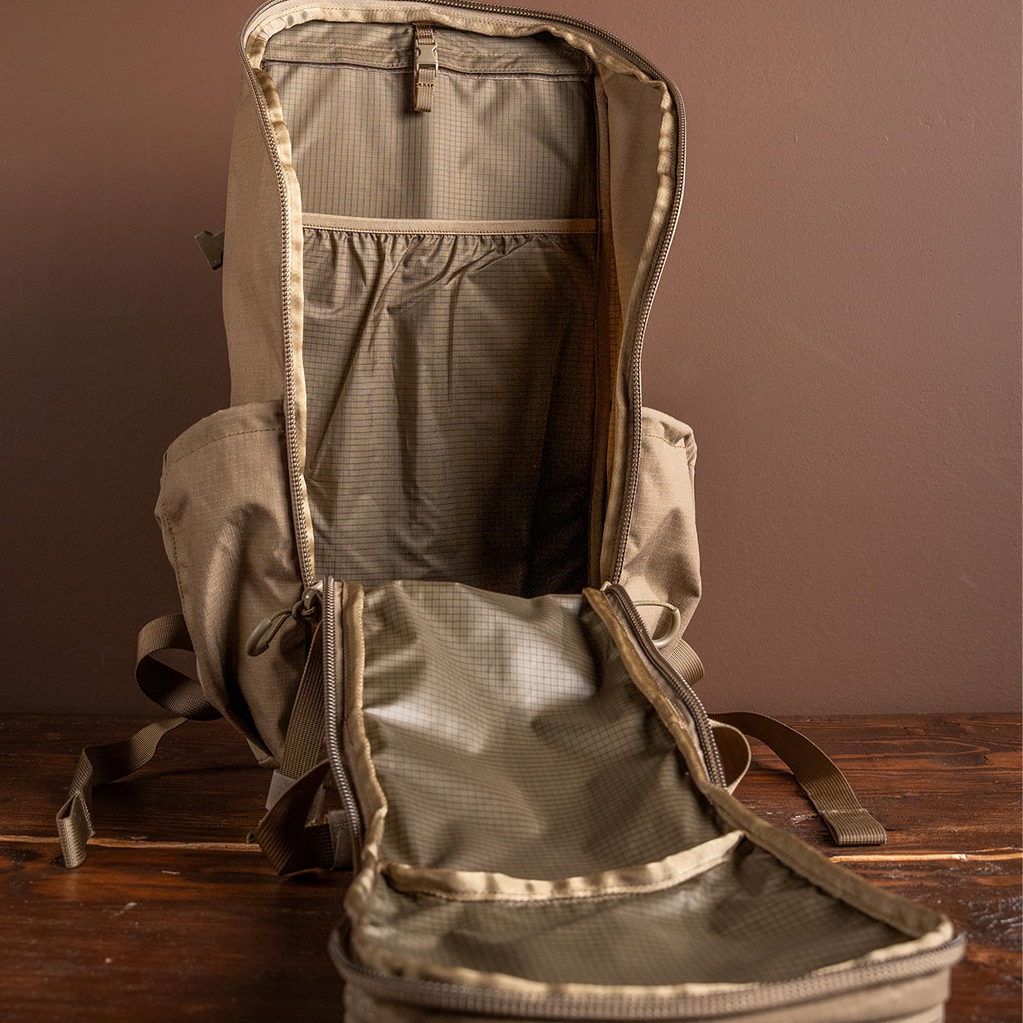 Eberlestock Brute Scout Daypack – leichter Jagdrucksack mit Innenrahmen und Aluminiumstrebe, 1800 ci Kapazität