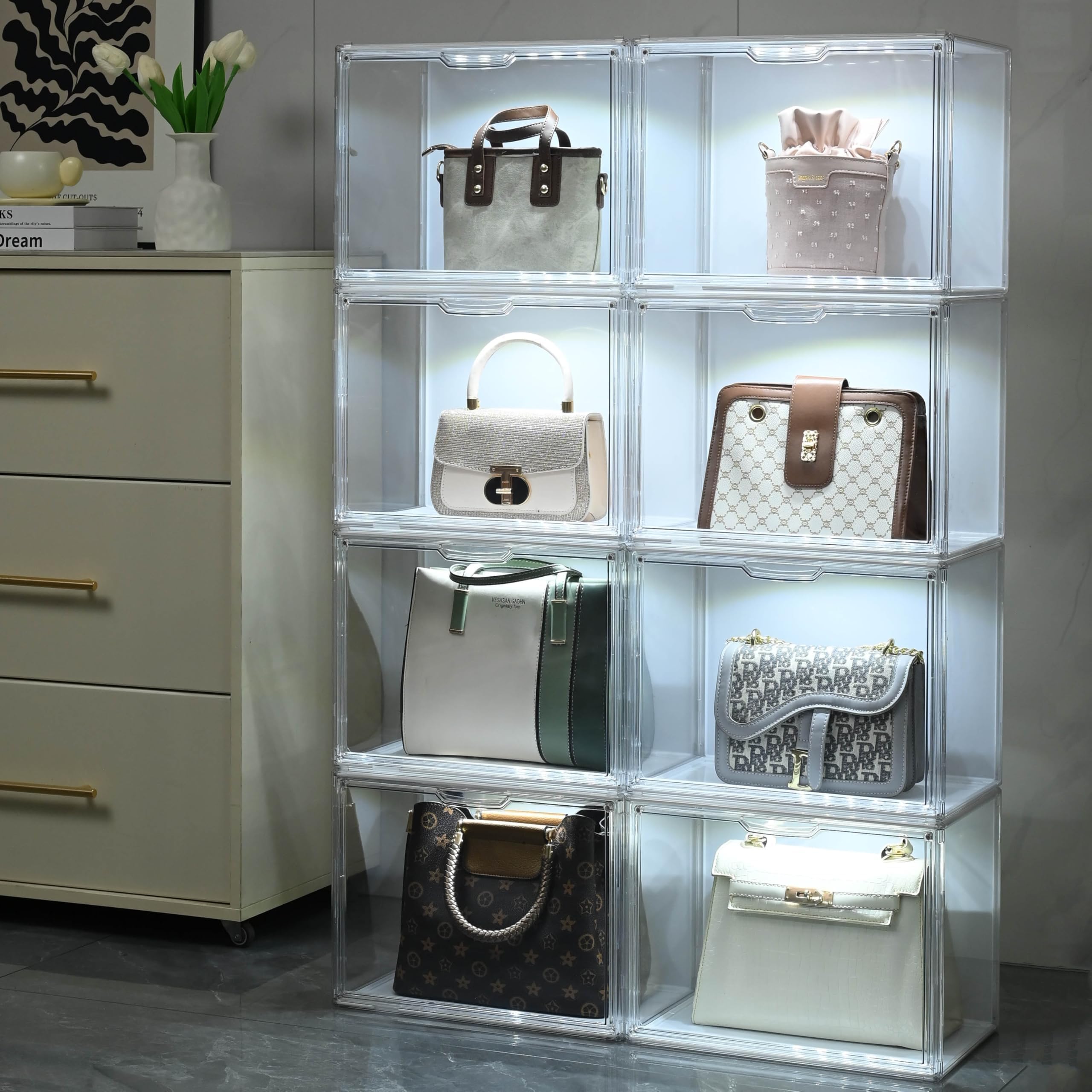 GUDEMAY 3er-Set Transparente stapelbare Kunststoffboxen mit Magnettür, LED | Staubdichte Acryl-Vitrine. Schaukasten für Figuren, Modellautos, Bücher, Schuhe & Handtaschen. Organizer für den Schrank