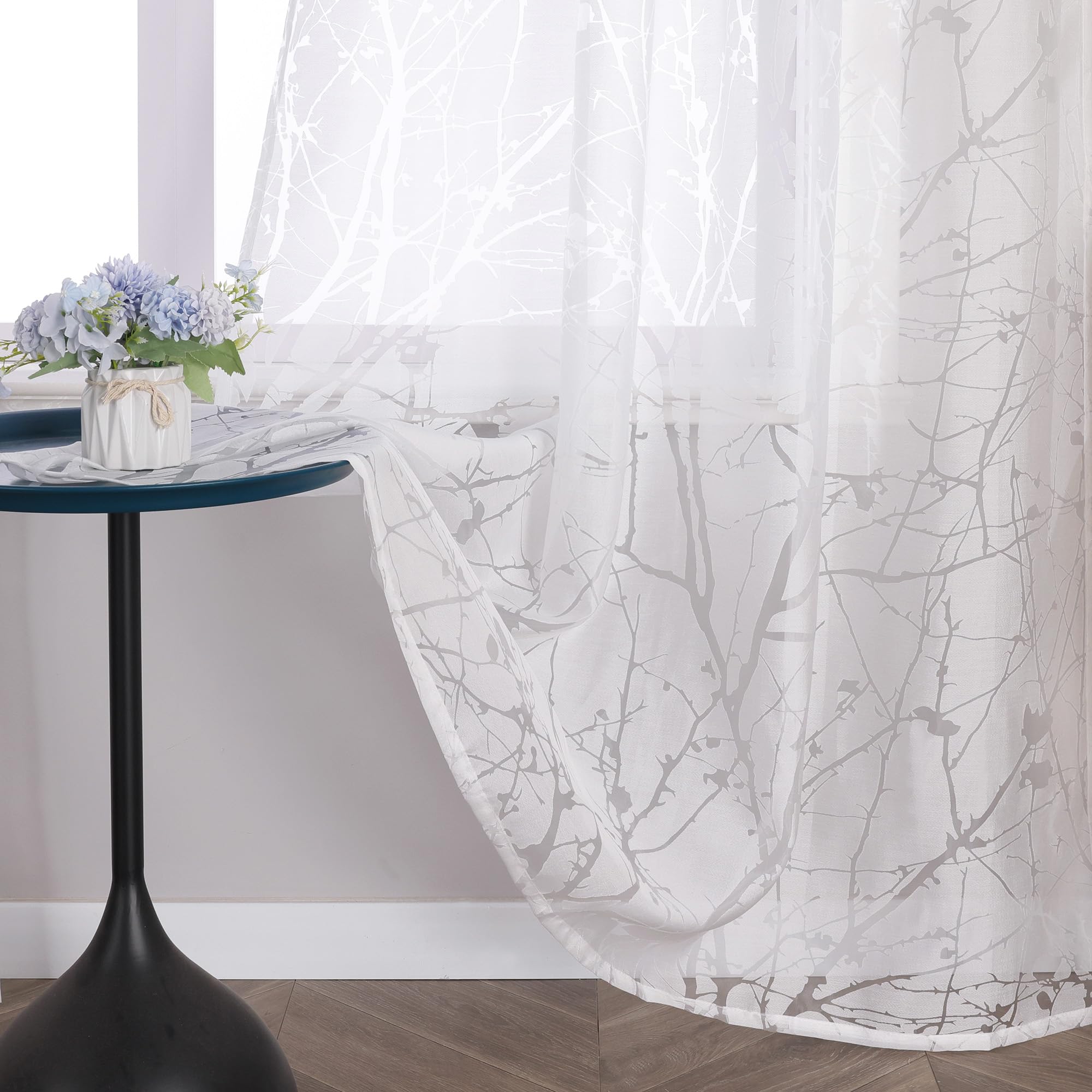 Delien Voile Ausbrenner Gardine mit Äste Muster transparenter Vorhang mit Ösen Wohnzimmer Gardinenschals BxH 140x245cm Weiß 1 St.