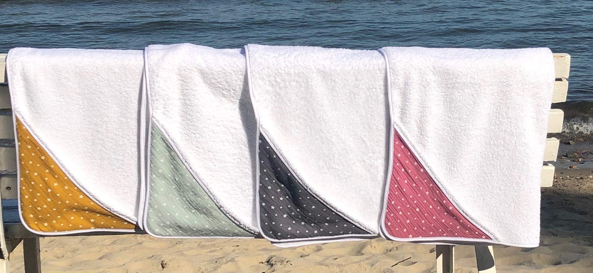Mini Fifia - Toalla con capucha, diseño de estrellas blancas sobre muselina, color verde