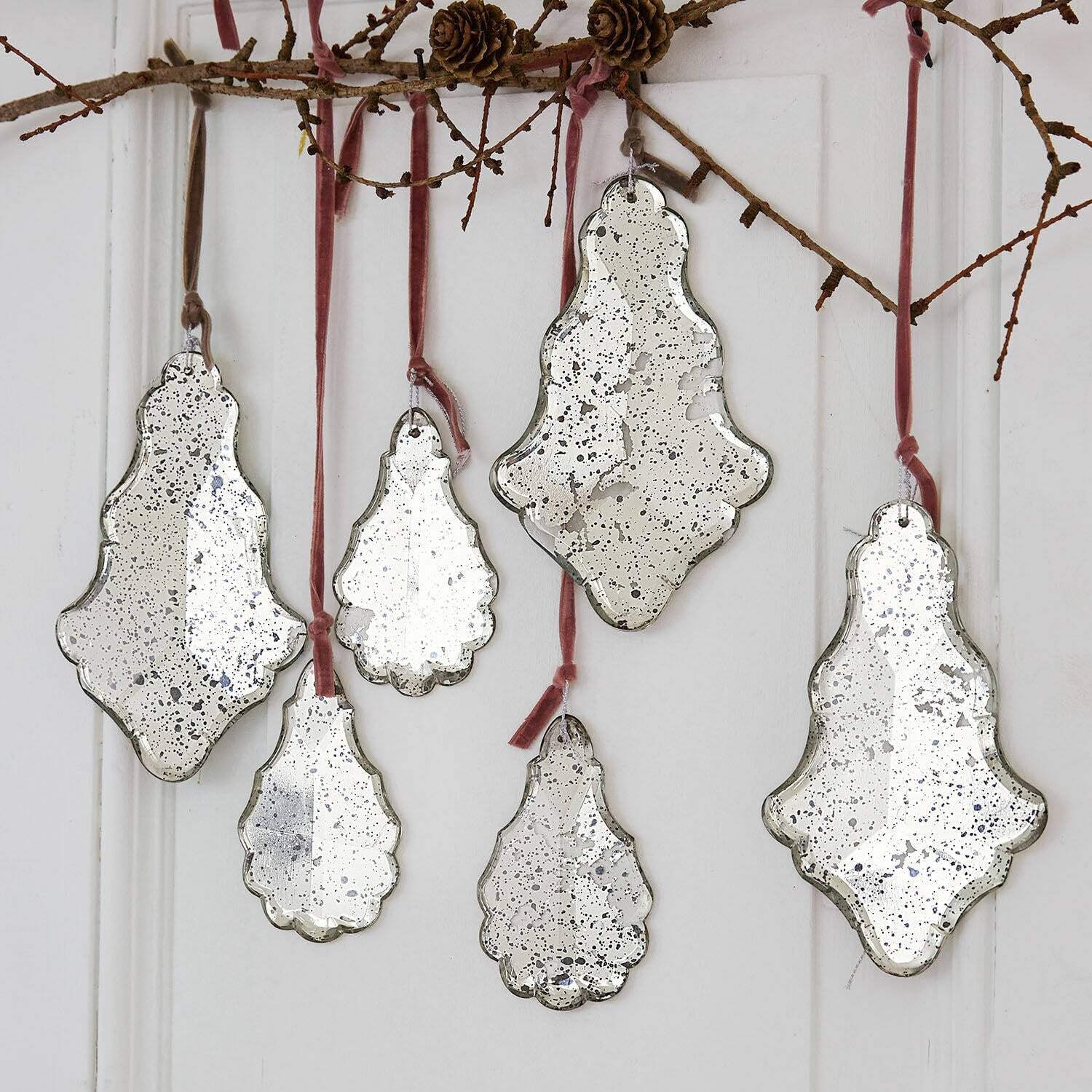Loberon Anhänger 6er Set Mistralon, antiksilber | Mundgeblasen, Zwei Größen, Nostalgischer Charme, Christbaumschmuck, Weihnachtsdeko, Weihnachten, Glas, Polyester