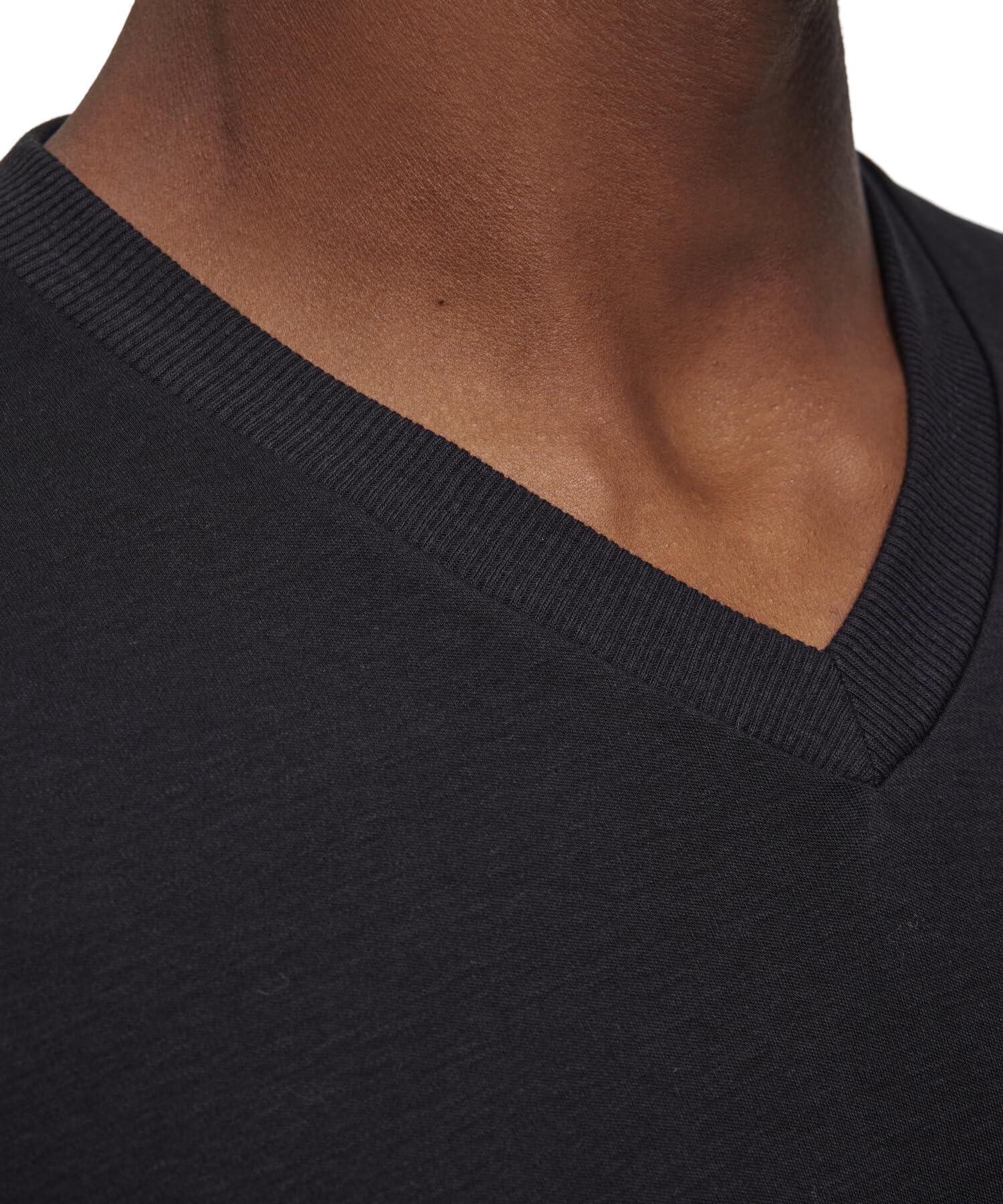 FALKE Basic Soft Lyocell/Cotton V-Neck tee M S/S SH Lyocell Algodón Suave Manga Corta Cómoda Ligera Camiseta Hombre (Pack de 1)