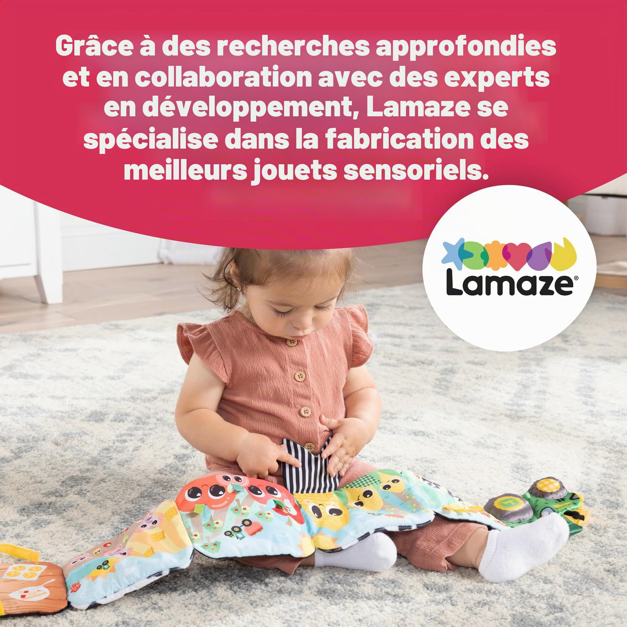 Lamaze John Deere Voyage de la Ferme à la Table | Livre Pliable Doux pour Bébé avec Panneaux Colorés et Noir et Blanc, Bruissements, Pouet-Pouet, Rubans | Jouet Sensoriel pour Bébé dès 6 Mois
