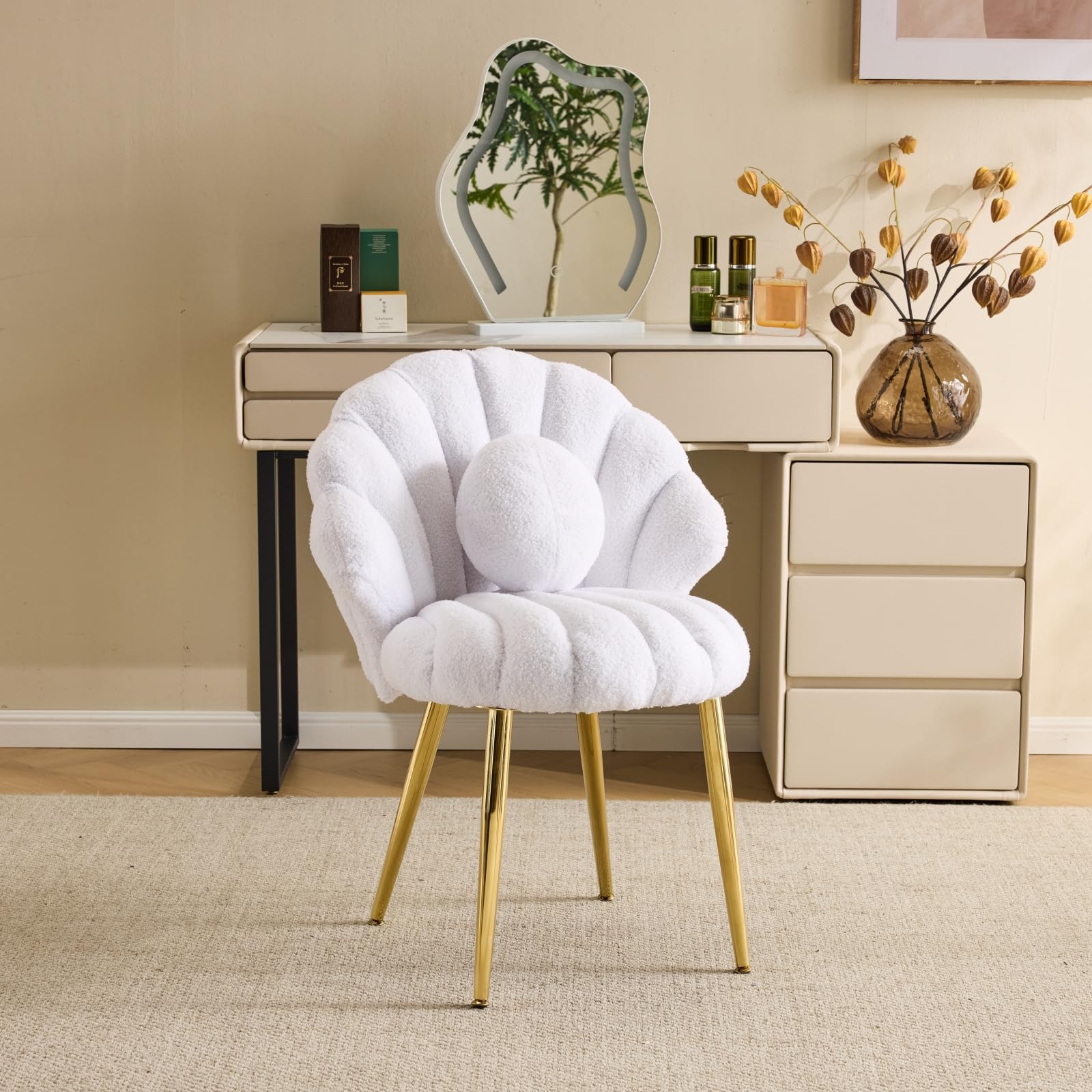 Bonnlo Armchair Accent Chair, No Wheels Teddy Fleece Dressing Table Chair with Golden Legs for Vanity, Shell-Shaped Desk Chair with Cute Small Pearl Deco Pillow for Bedroom/Living room, Pearl White
