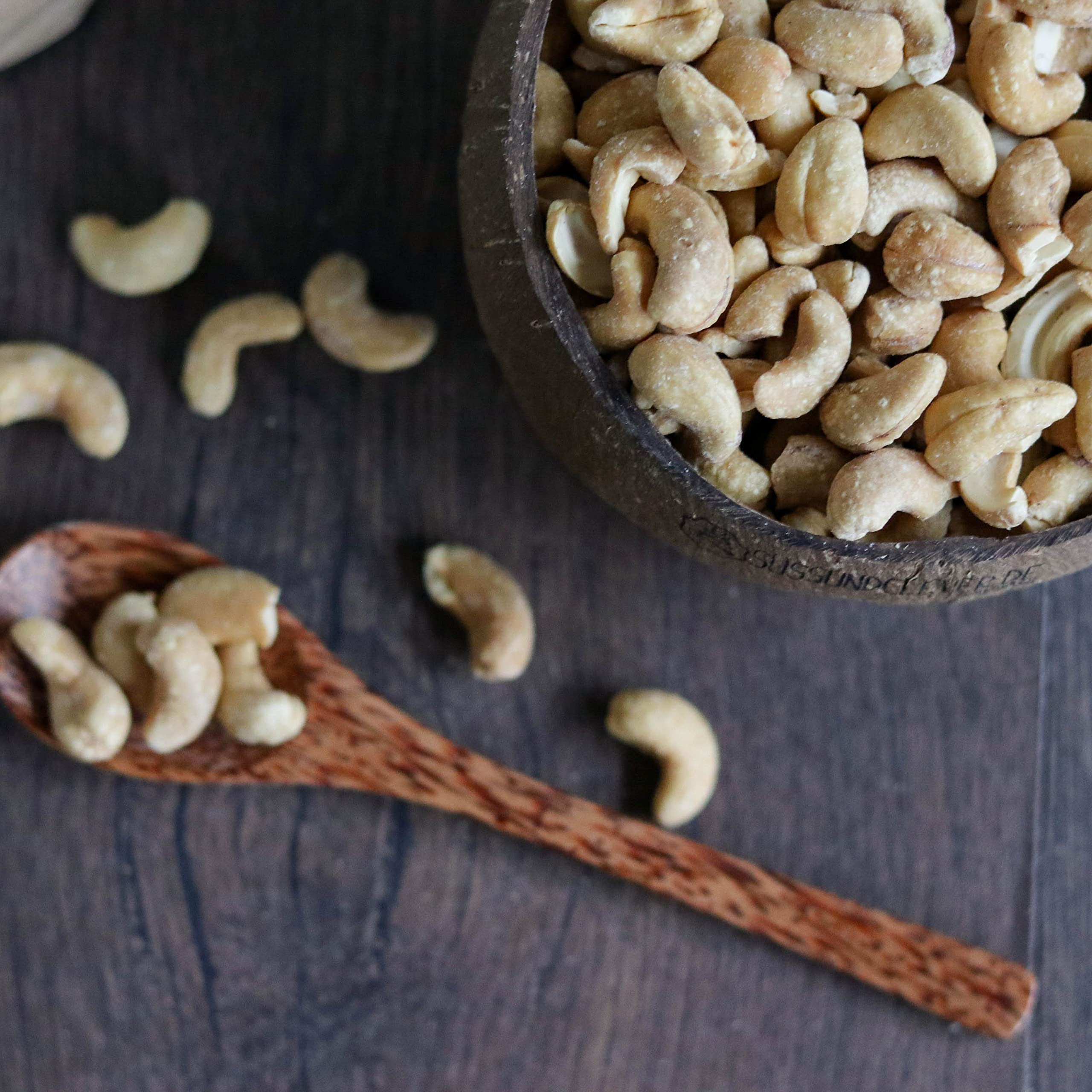 süssundclever.de® Bio Cashewkerne | geröstet & gesalzen | 1,0 kg | ganze Cashews | plastikfrei und ökologisch-nachhaltig abgepackt