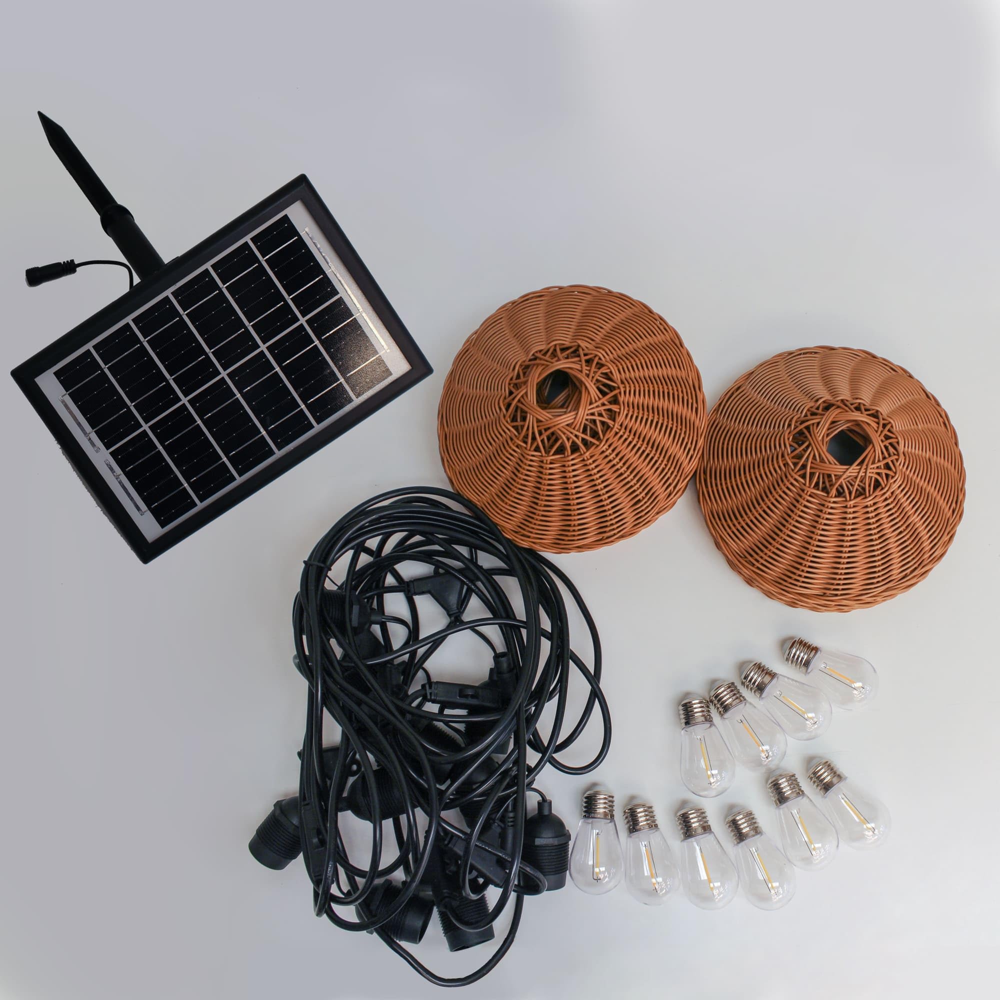 wonderlamp - Ghirlanda di 10 luci solari da esterno LED Purna 8 W con schermo in rattan e telecomando, E27