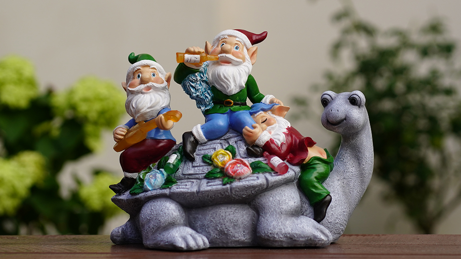 NATASE Upgraded Size Solar Garden Outdoor Statues Gnome Turtle