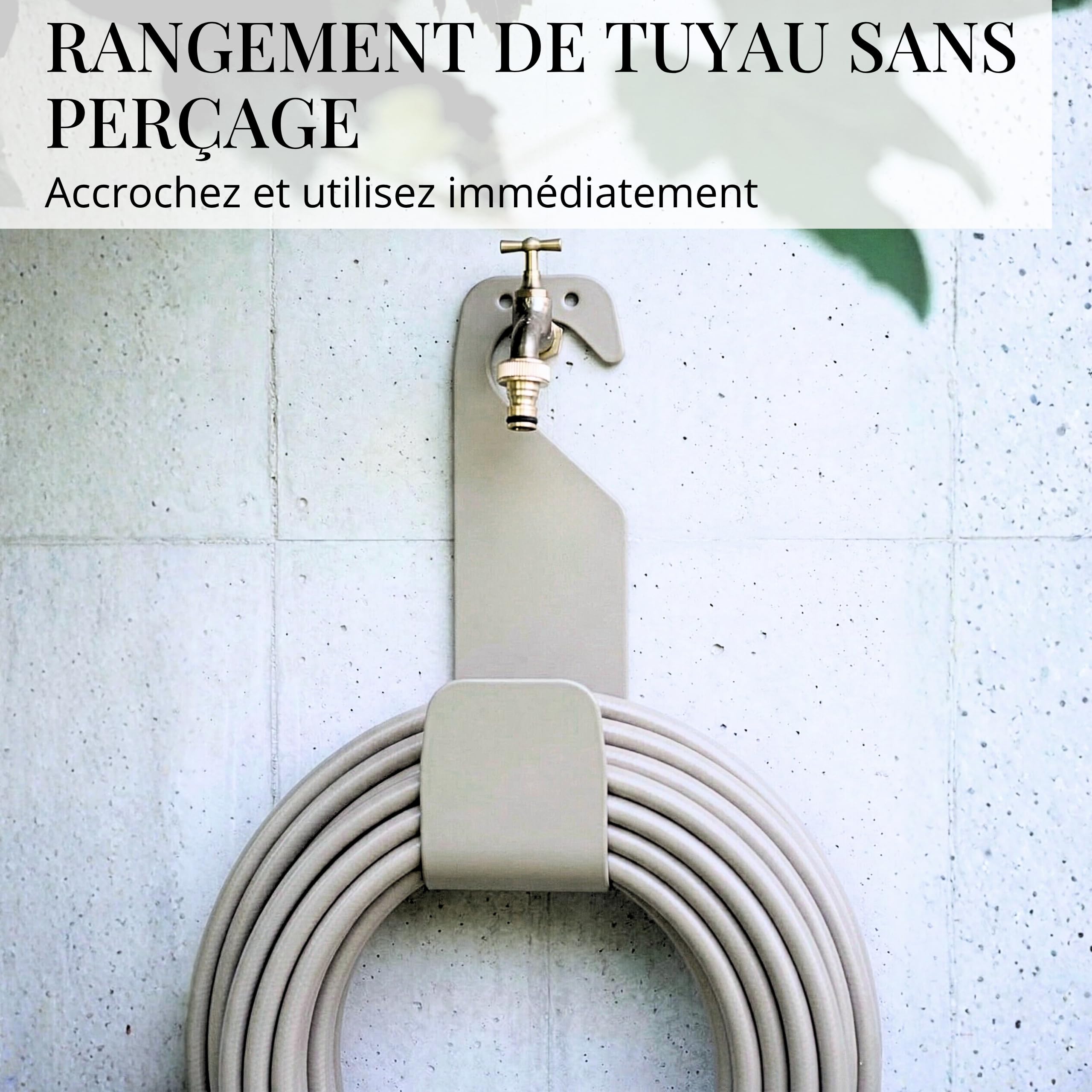 LIVLIG Crochet Support Tuyau Arrosage sans Perçage – Porte Tuyau Mural Métal pour 10m Tuyau Jardin / 20m Tuyau Flexible – Fabriqué en Italie – Greige