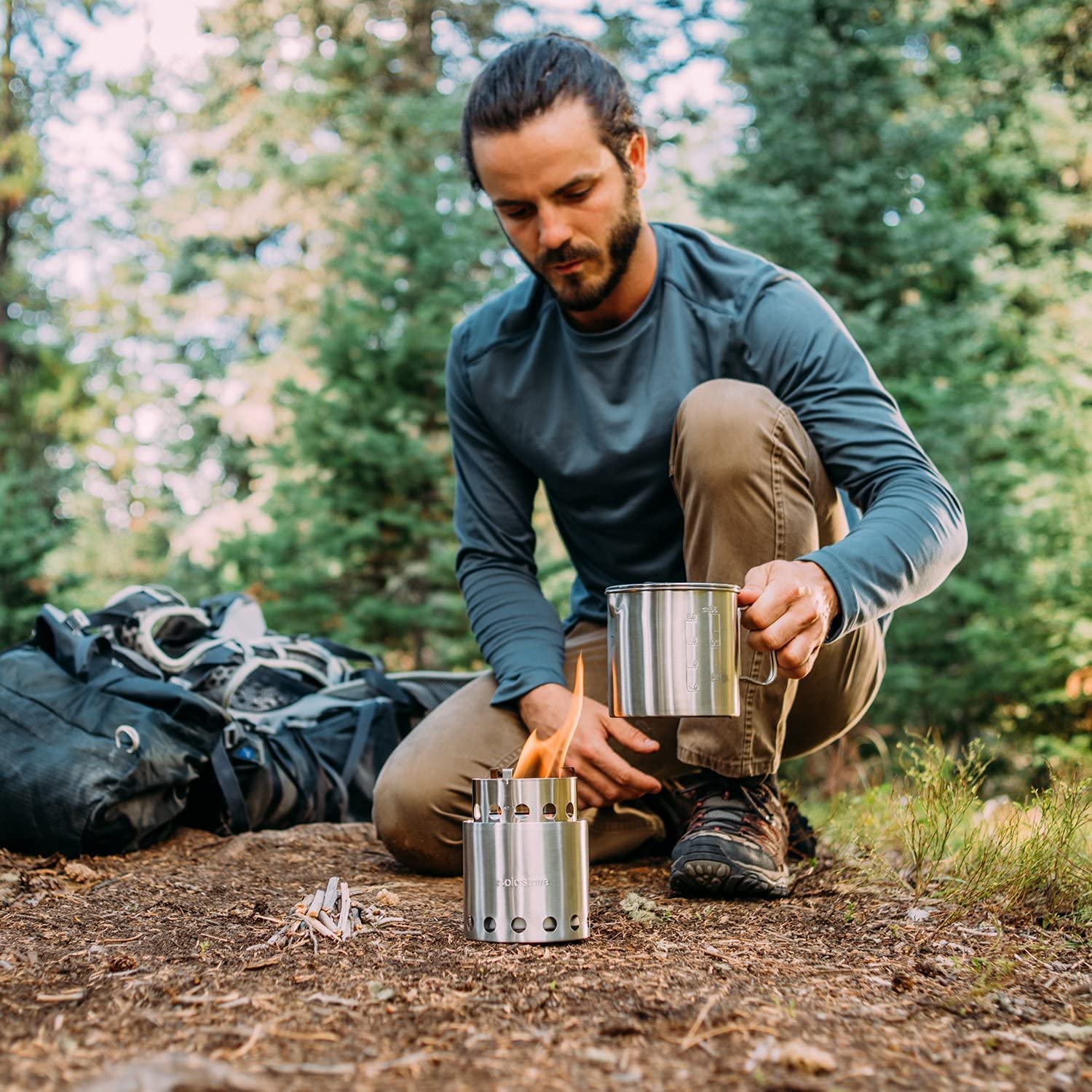 Solo Stove Lite Campingkocher | Tragbarer Camping Stove, Für 1-2 Personen, Rostfreier Edelstahl, Leistungsstarke, effiziente Holzverbrennung mit geringer Rauchentwicklung, 14,5x10,7cm, 255g leicht