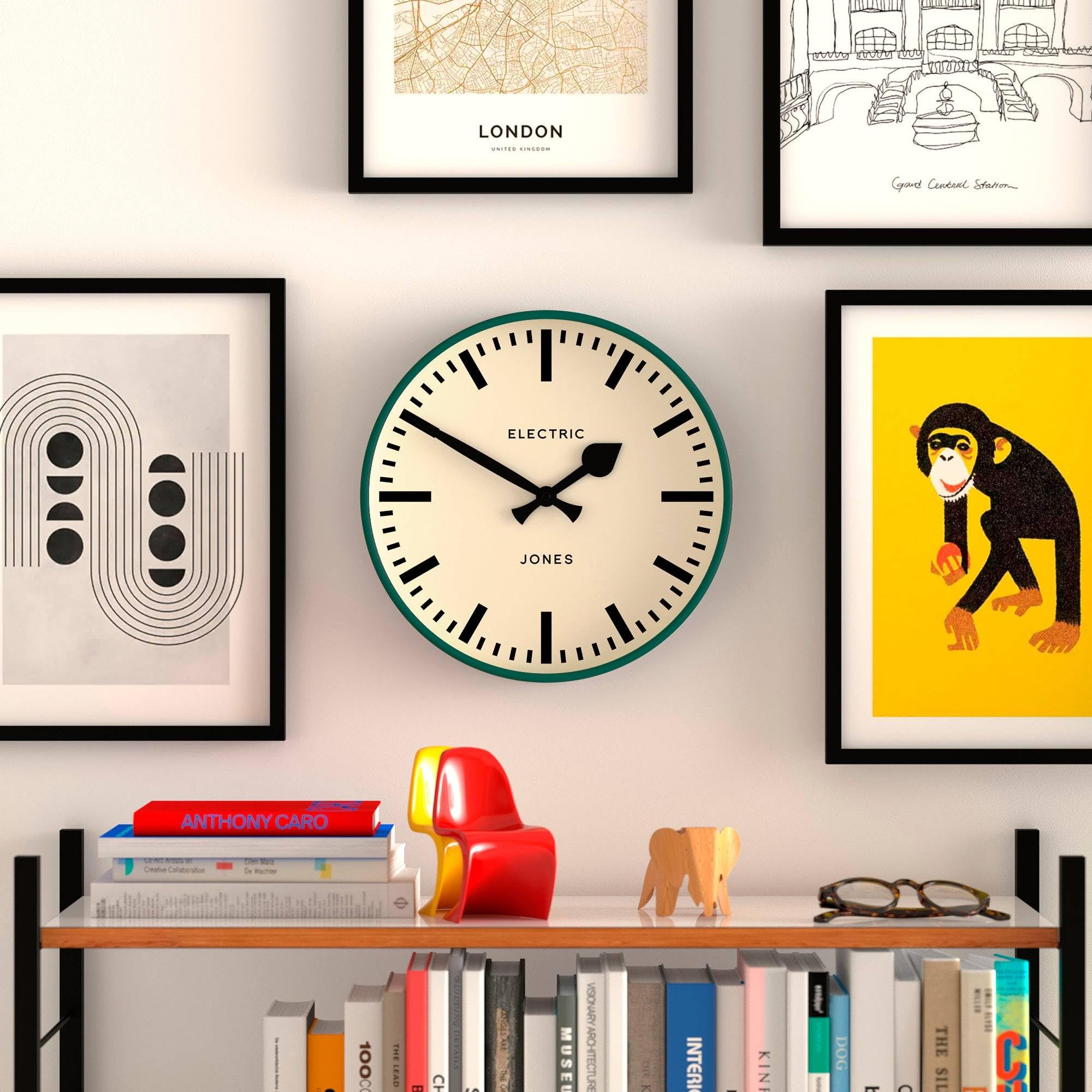 Jones Clocks® Tiger Orologio a parete | Orologio moderno della stazione rotonda | 30cm | Verde scuro | Look di design interessante per cucina, soggiorno o ufficio