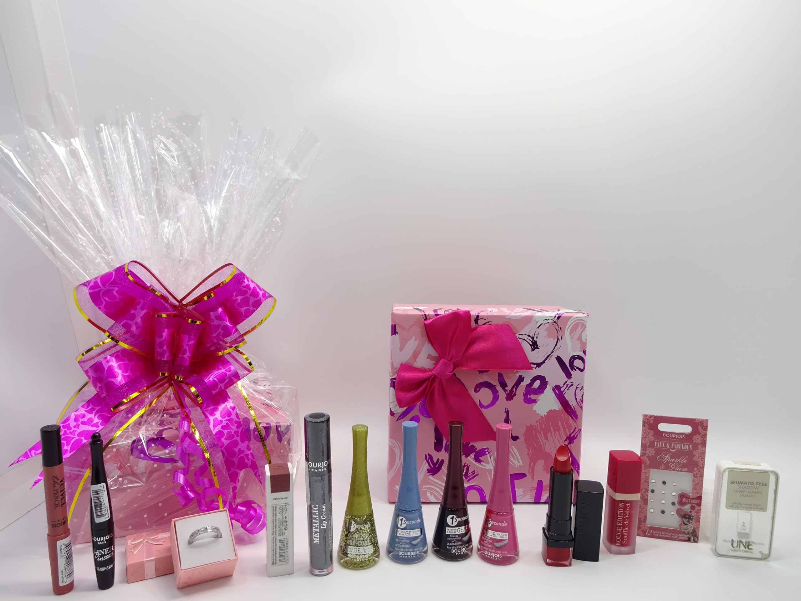 Lot de 11 paniers à maquillage Boujois avec rouge à lèvres et anneau en cristal dans une boîte cadeau