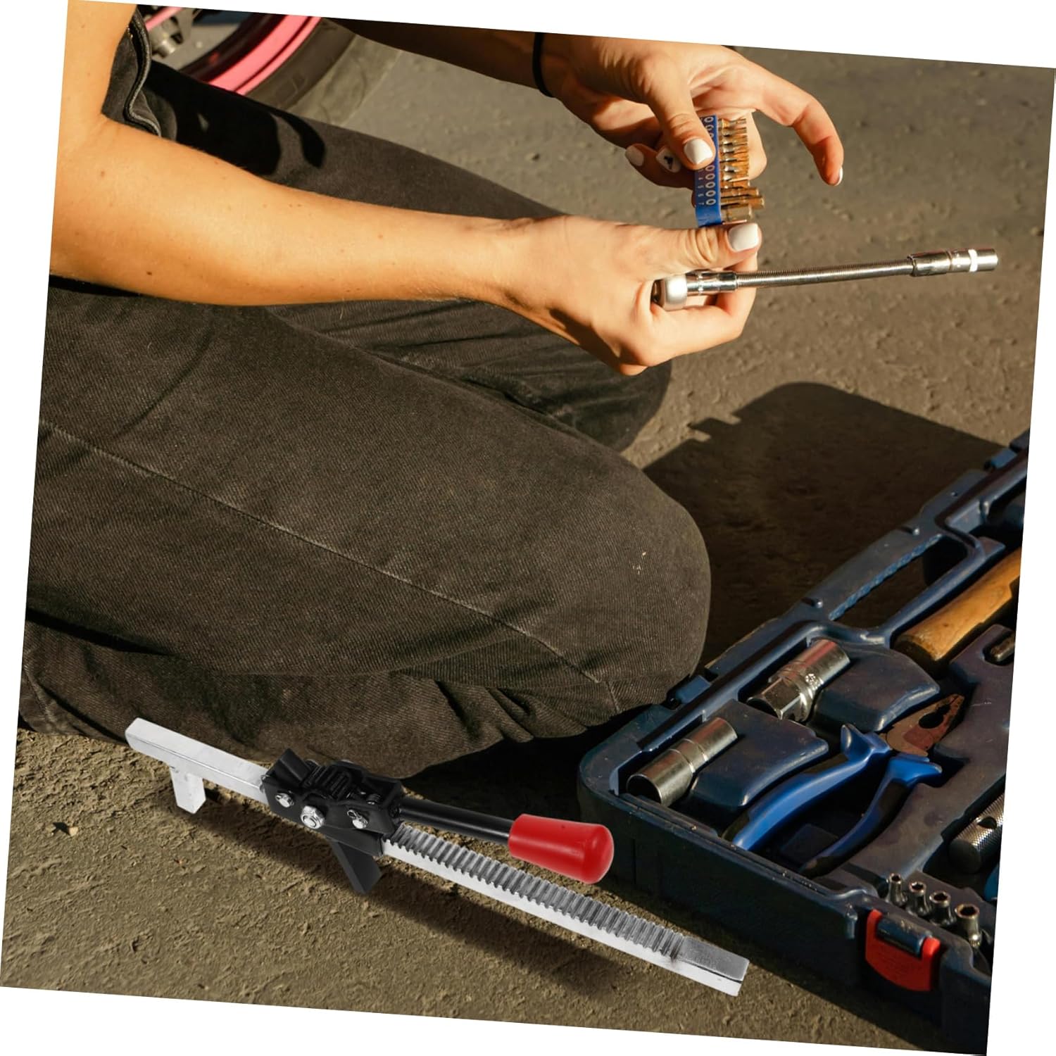 Cabilock Manual Tire Expander Tool Portable Tire Repair Spreader for Trucks Versatile Automotive Tire Lifespan Extender Easy Operation Anywhere No Electricity Required