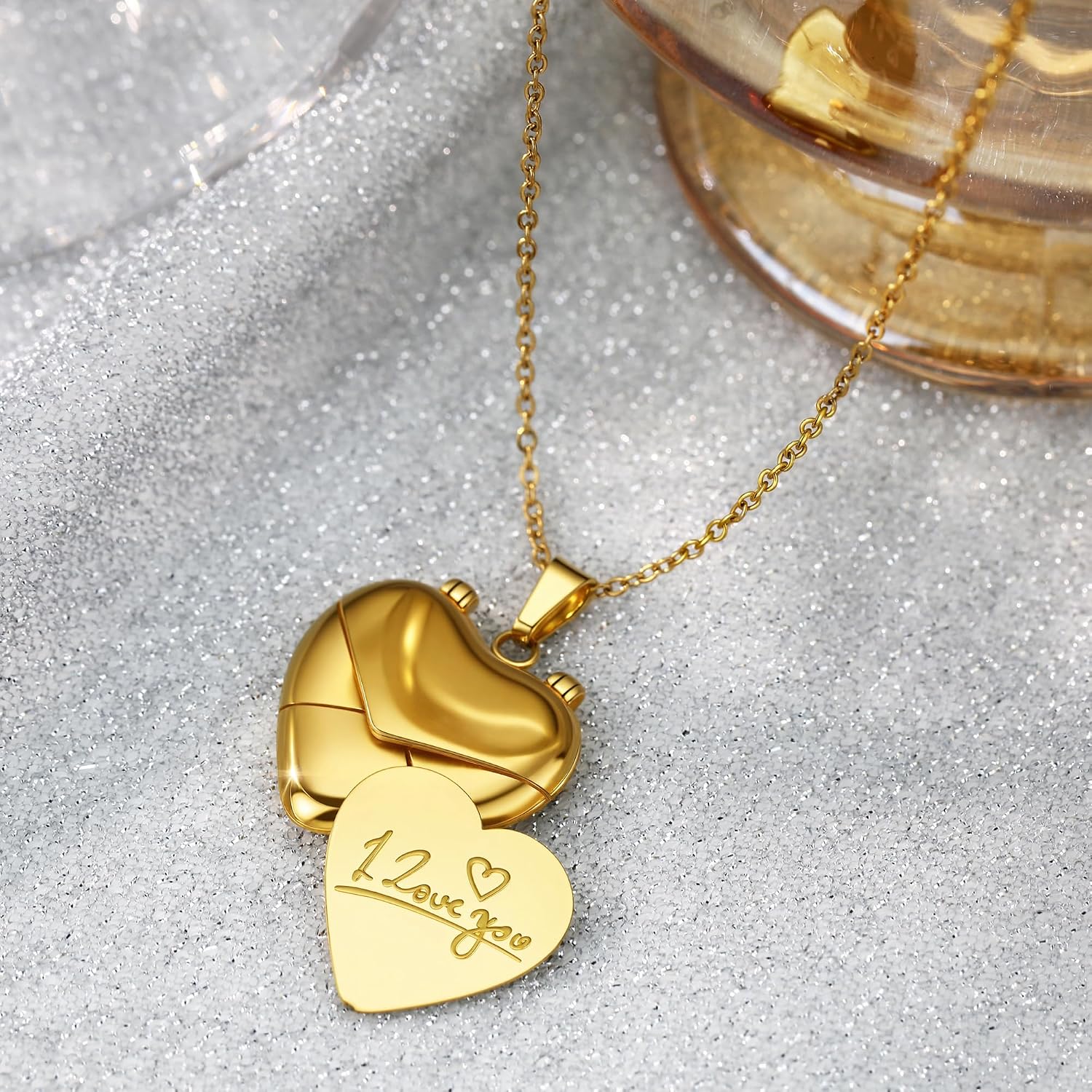 Gold Locket Necklace for Women Vintage, Heart Star Moon Butterfly Angel Holds Picture Photo Oval Locket Pendant Memorial Necklace Personalized Celestial Jewelry Birthday Gifts