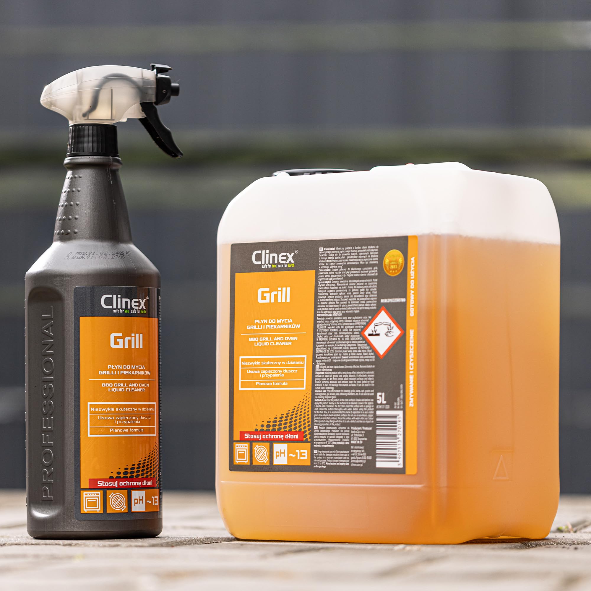 Clinex Grill Cleaner in flacone spray da 1 litro -Pulitore Griglia Barbecue - Rimuove tutti i Tipi di Sporco - Detergente in Flacone Dpray per la Rimozione - Kit Pulizia Barbecue - Sgrassatore Grill