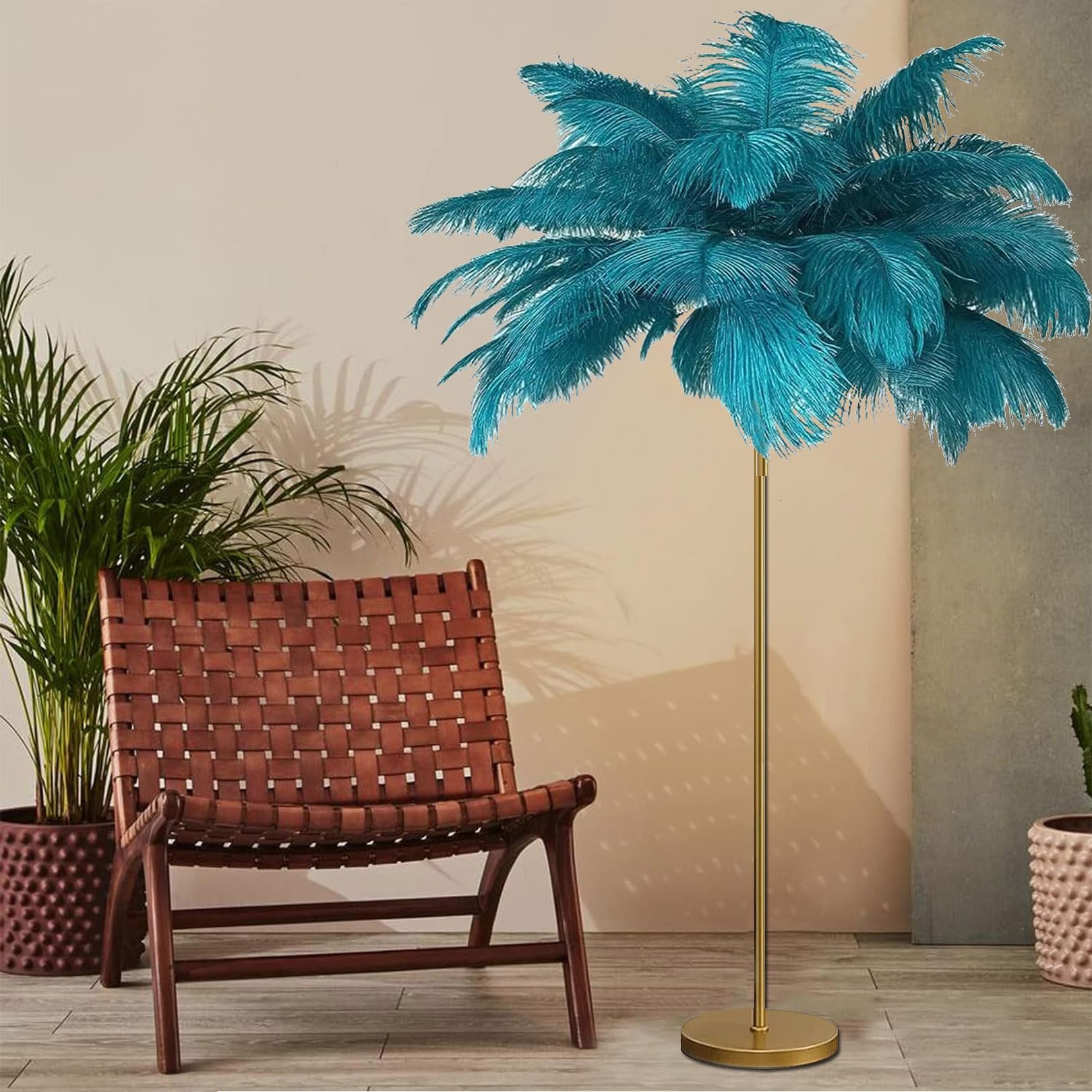 Lampadaire en plumes d'autruche pour ambiance romantique de chambre