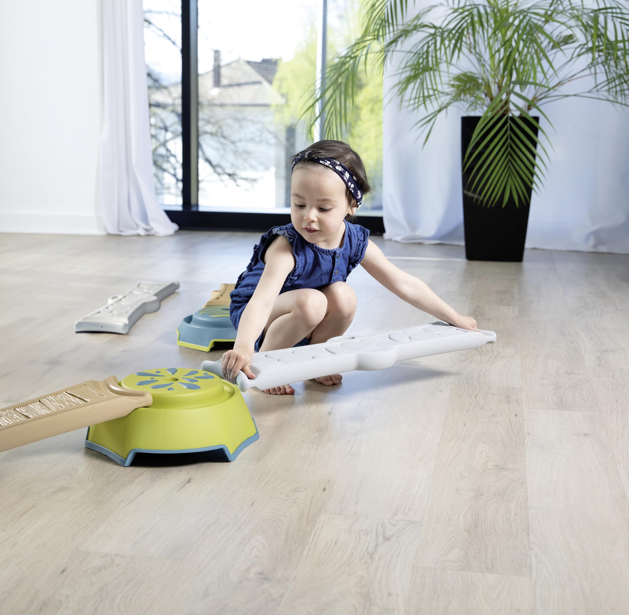 Smoby Life - Percorso Avventura - Percorso Motricità - 4 blocchi e 4 tavole - Fino a 3,5 m di lunghezza - Materiale riciclato - Dai 2 anni in su - Prodotto in Francia