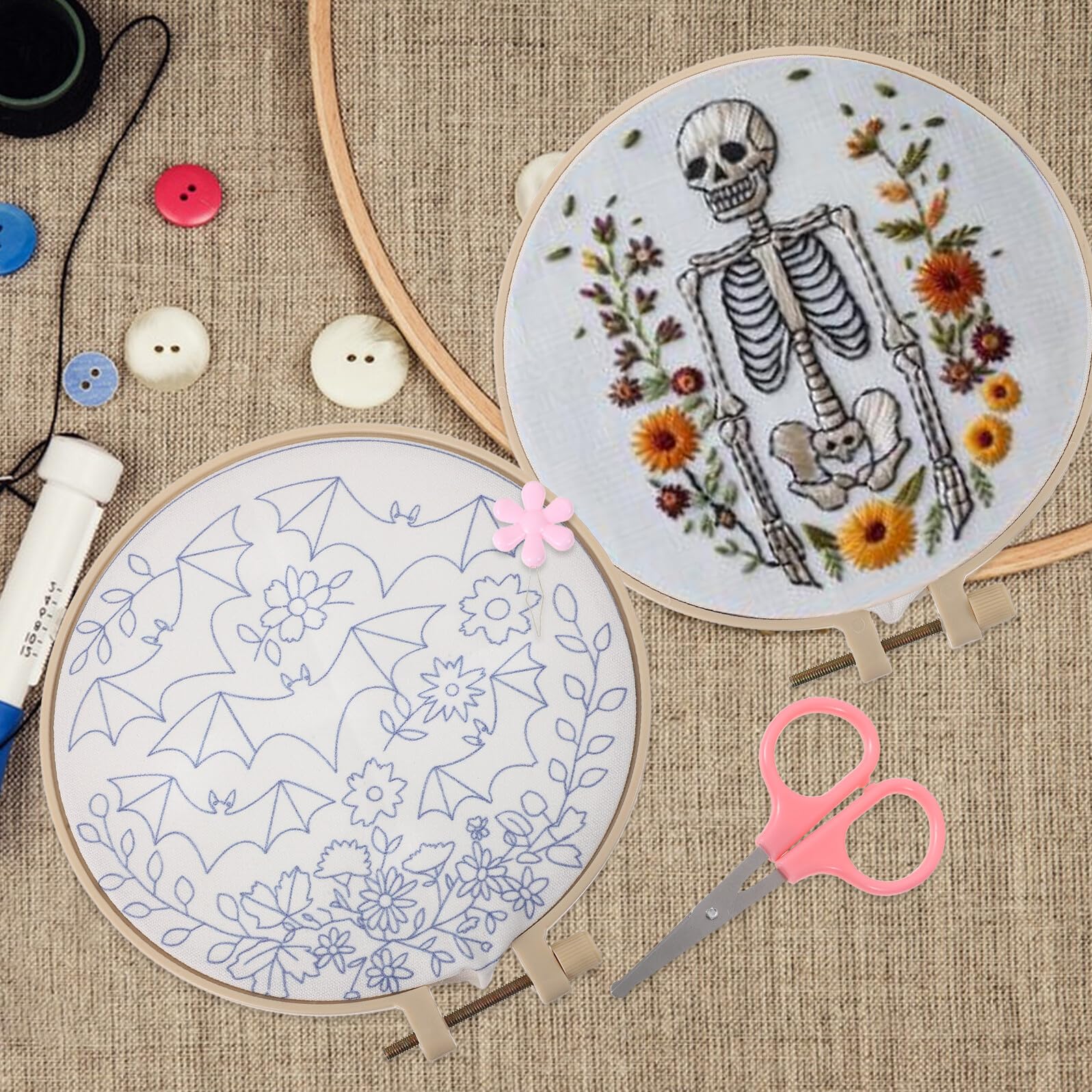Cabilock Kit de Bordado para Principiantes Halloween Set de 4 Diseños con Tela Estampada Hilo de Bordar y Aguja Mágica Adecuado para Manualidades DIY Actividades Creativas y Decoración