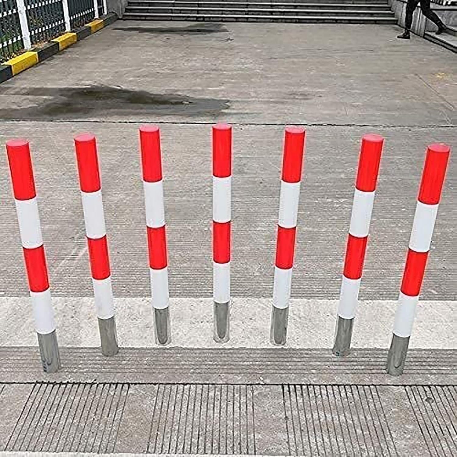 CukUJH Parking Guardrails Bollard Post Bollards for Driveway Parking Barrier with Reflective Strips Driveway Security Post(76 * 1000 * 2.0mm)