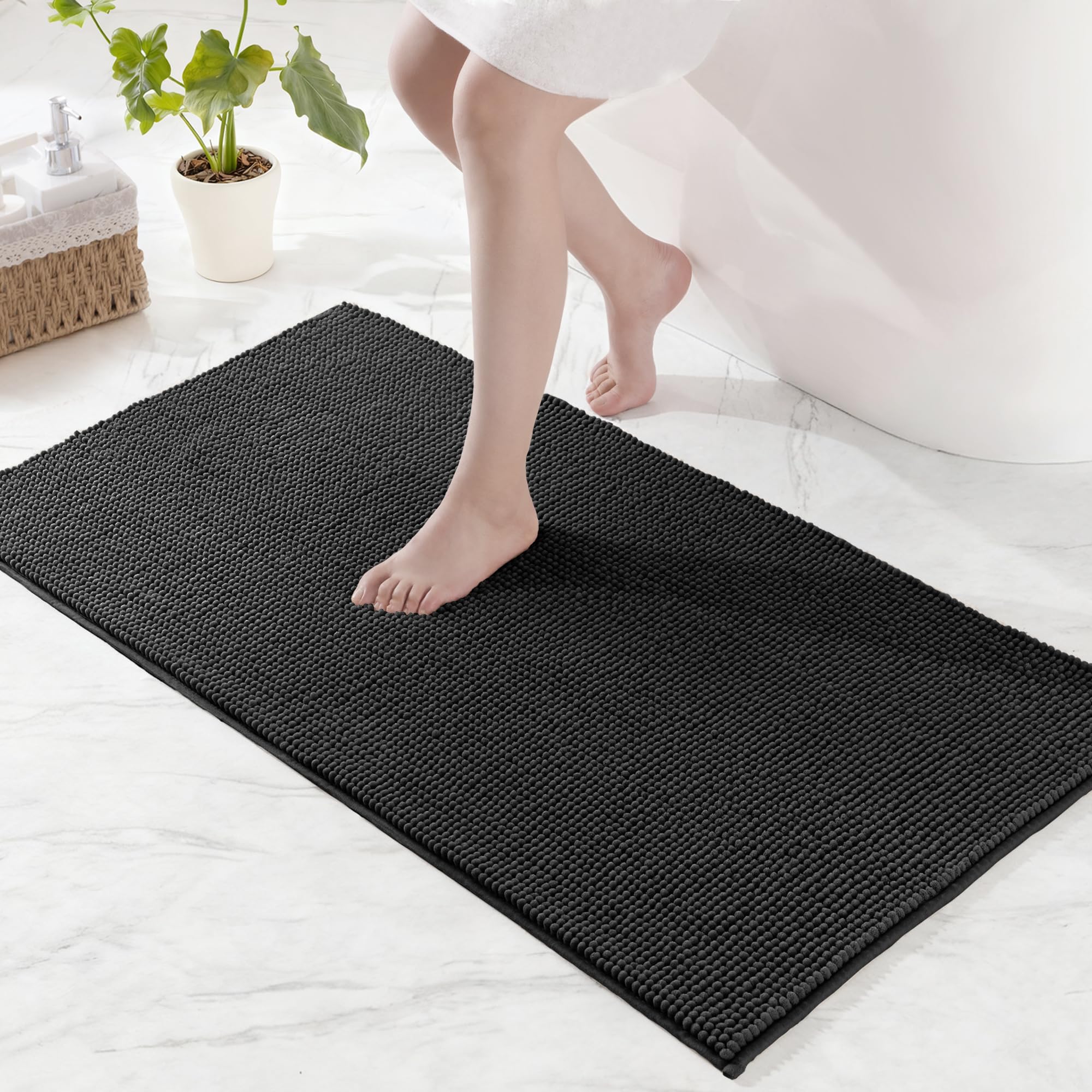 Exclusivo Mezcla Chenille Bath Mat 60 x 90 cm, Extra Soft Non-Slip Absorbent Bathroom Mat, Machine Washable Quick Dry Bath Rugs for Bathroom Floor, Shower, Home Decor, Black