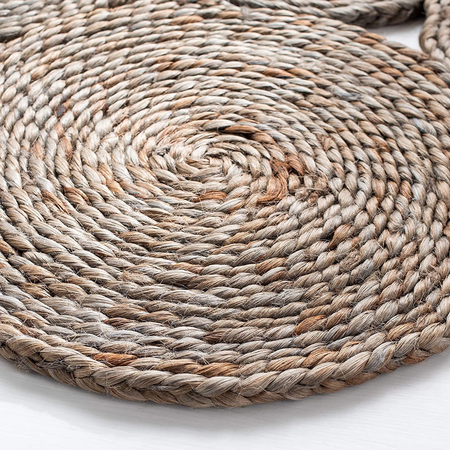 The PIKKU International - Tapis Rond En Jute Naturelle Tissé à La