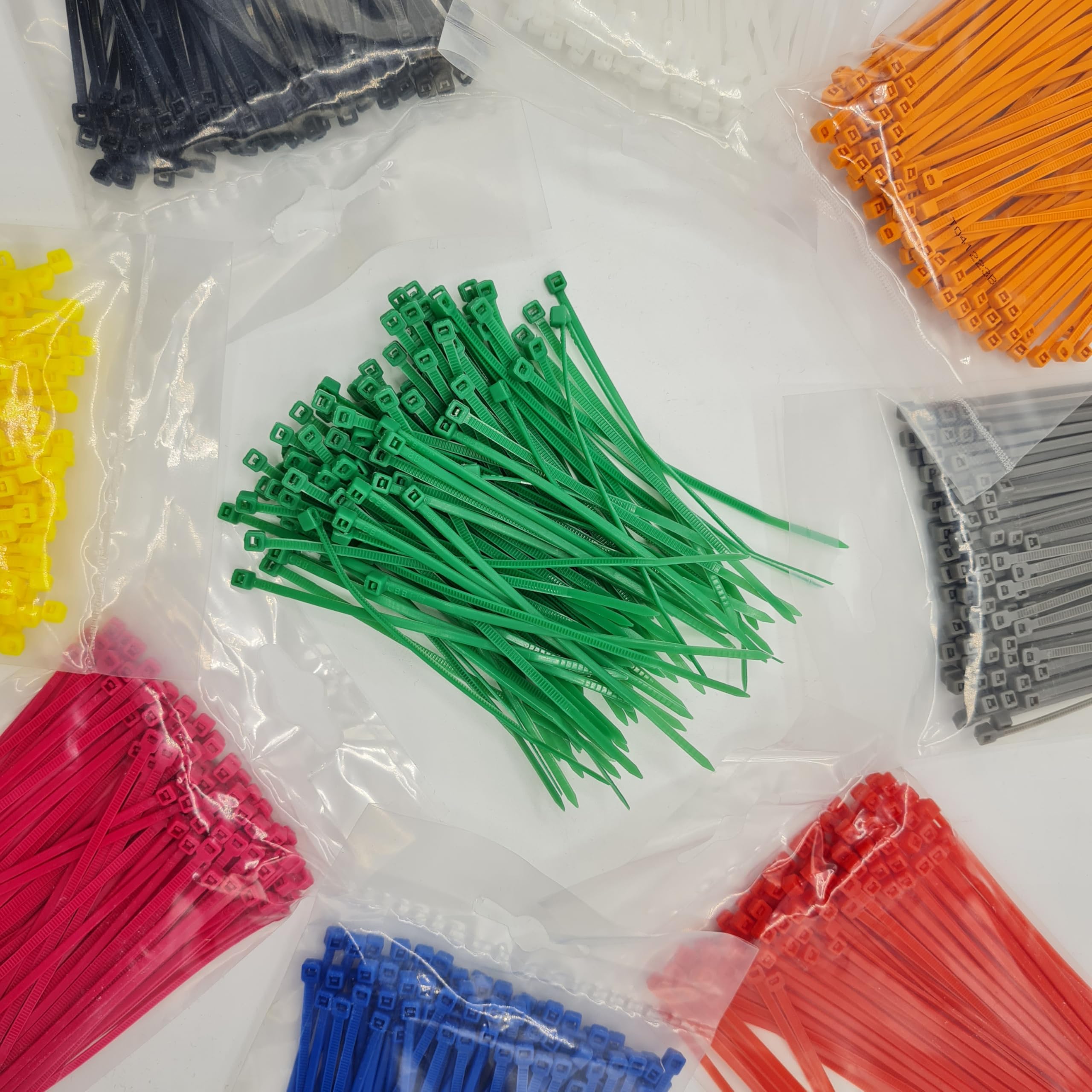 Set 240 Fascette Stringicavo In Nylon Autobloccanti - 8 Misure, Resistenti UV, Per Cablaggi, Elettronica, Auto, Edilizia - copertina