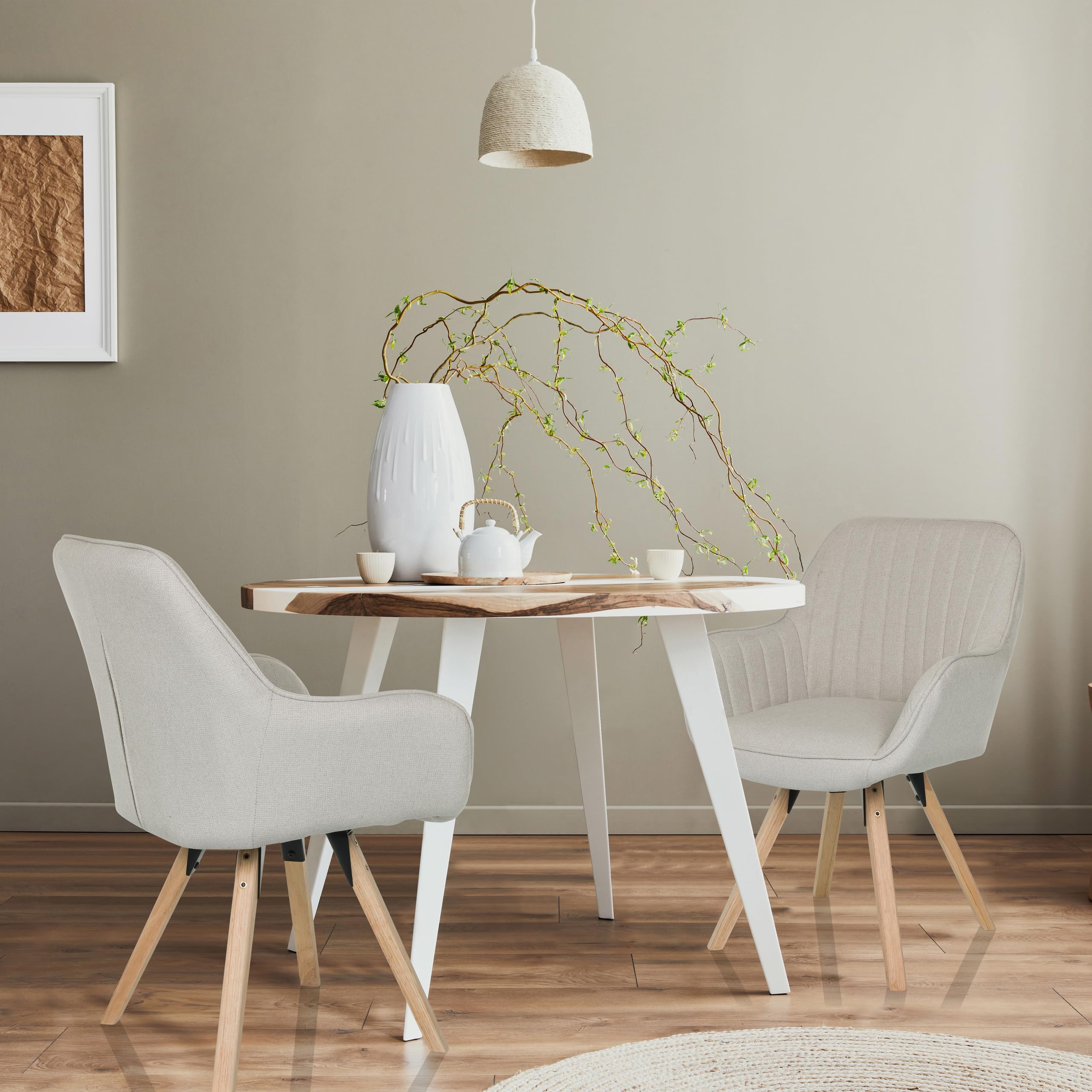 Silla de Comedor giratoria Scandi Soft Silla tapizada con reposabrazos y Patas de Haya, cómodamente Acolchada, tapizado de Tela Crema
