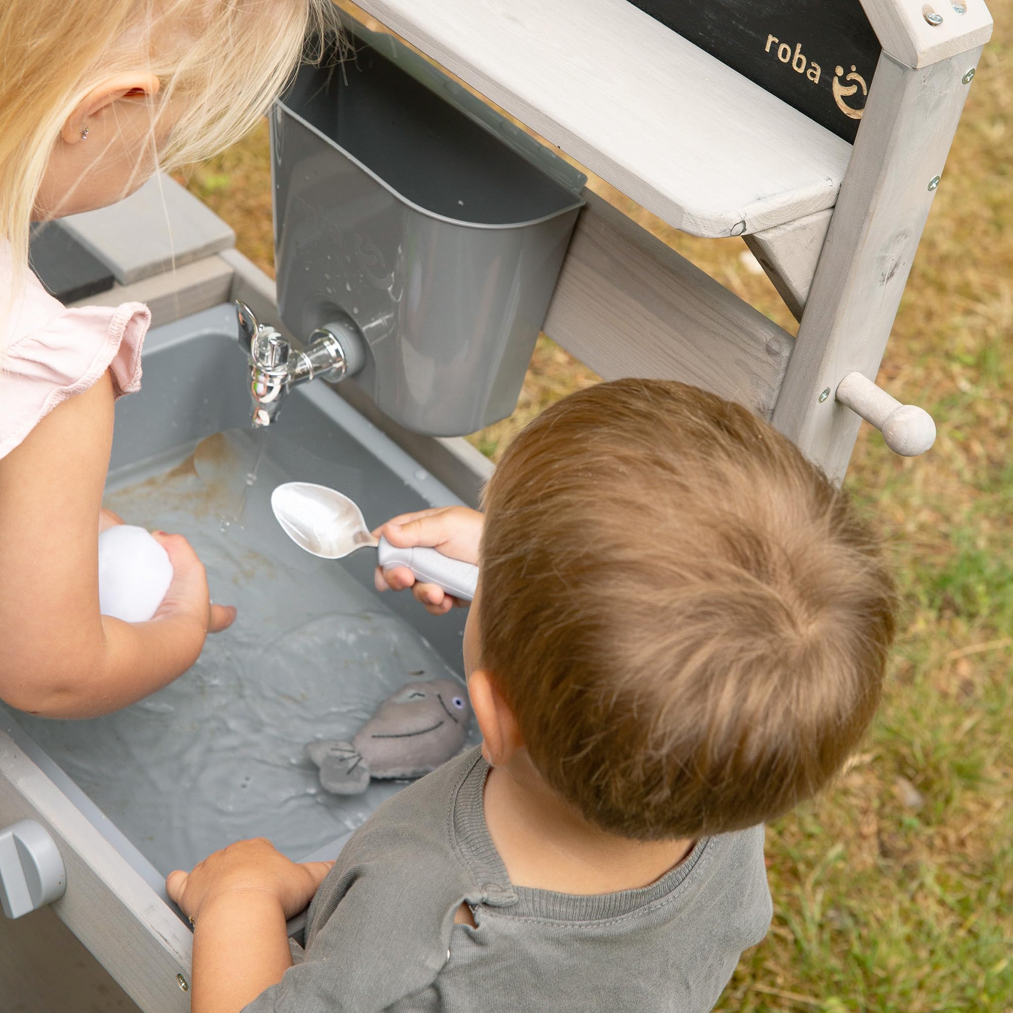 roba Cocina para Niños con Diseño de Casa - Cocinita de Juego Funcional para Exteriores con Accesorios - Madera Maciza Certificada FSC - Gris Esmaltado
