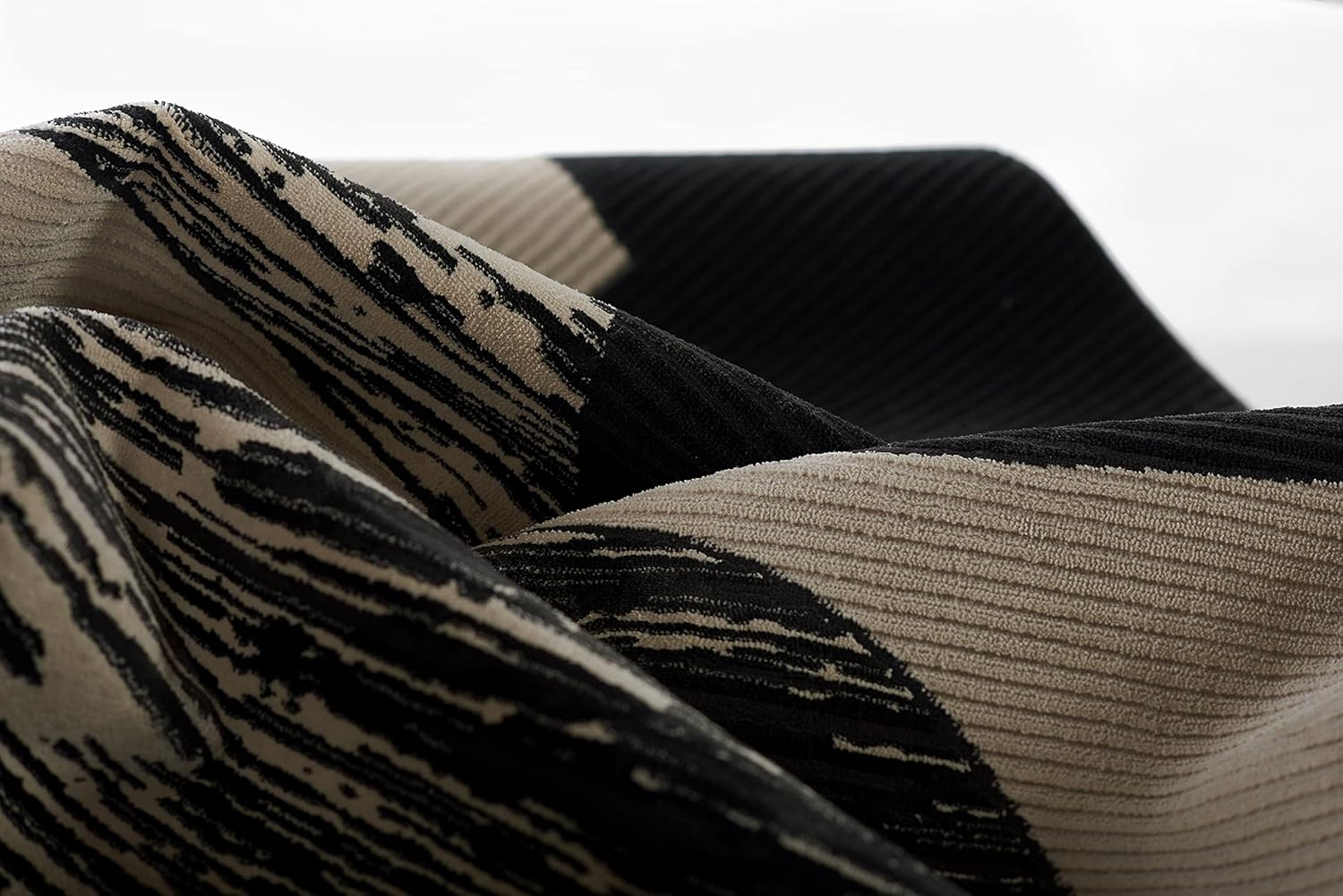 Momeni Xander Polyester Blend Area Rug, Ivory, 2'3" X 7'6" Runner Rug for Living Room, Dining Room, Bedroom, Hallways, and Kitchen