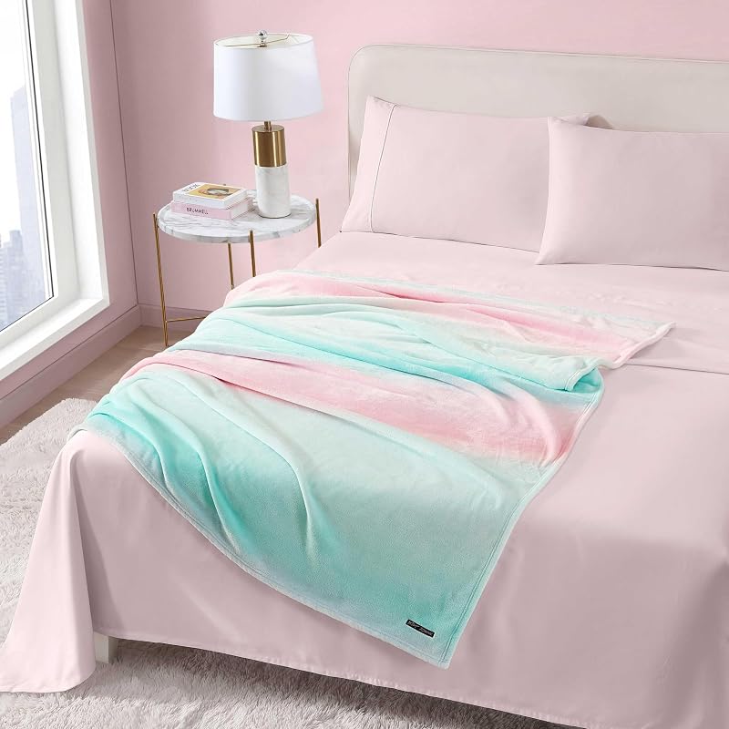 Blanket, Buttery-Soft Throw Blanket for Couch or Bed, Boldly Plush & Oversized Bedding (Ombre Blue, 50" x 70")