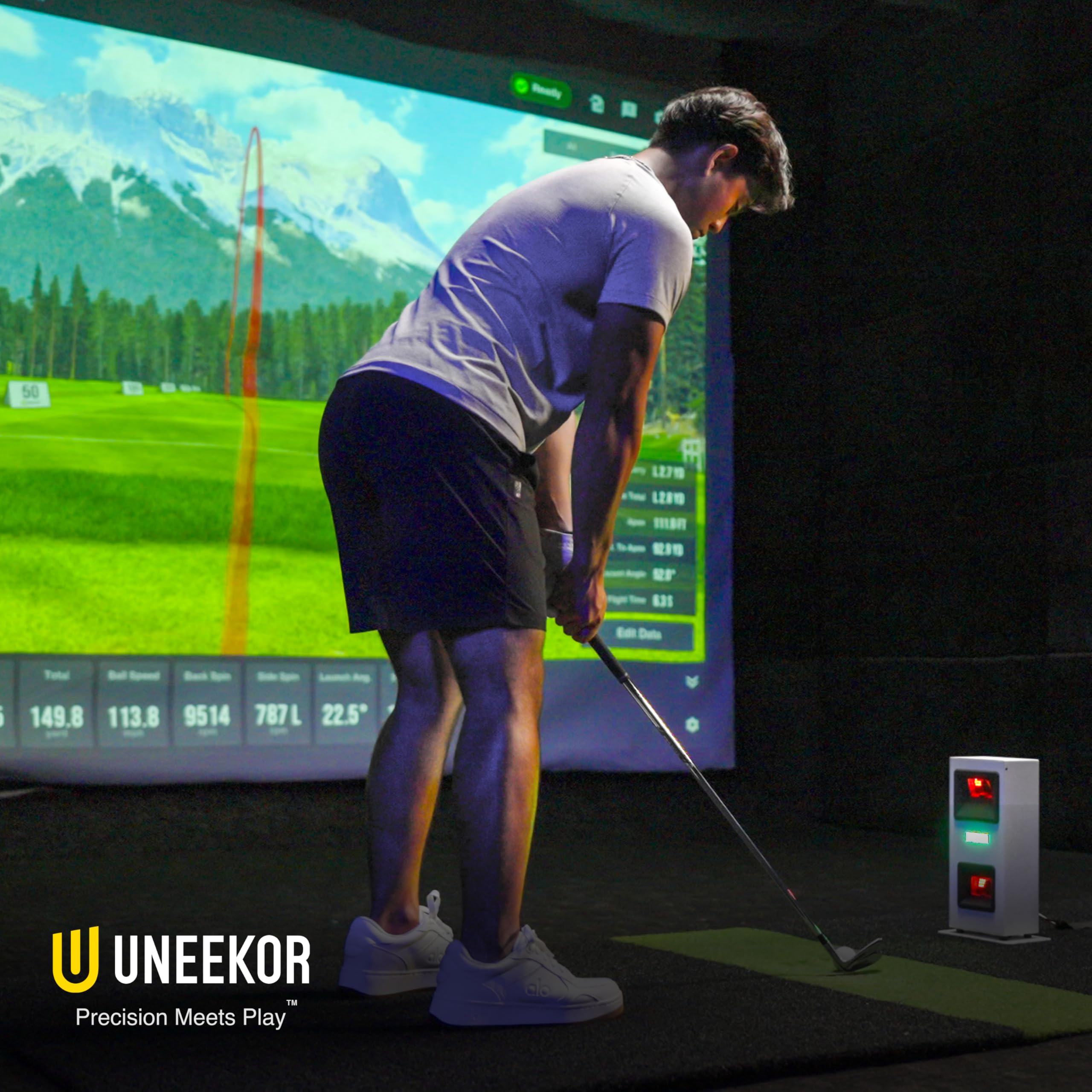 Uneekor Eye Mini Core Indoor Golf Launch Monitor & Simulator 19 Präzisionsmetriken, fast keine Latenz, funktioniert mit GSPro, TGC19, E6, AI-Trainer, einfache Einrichtung, PC/Laptop erforderlich