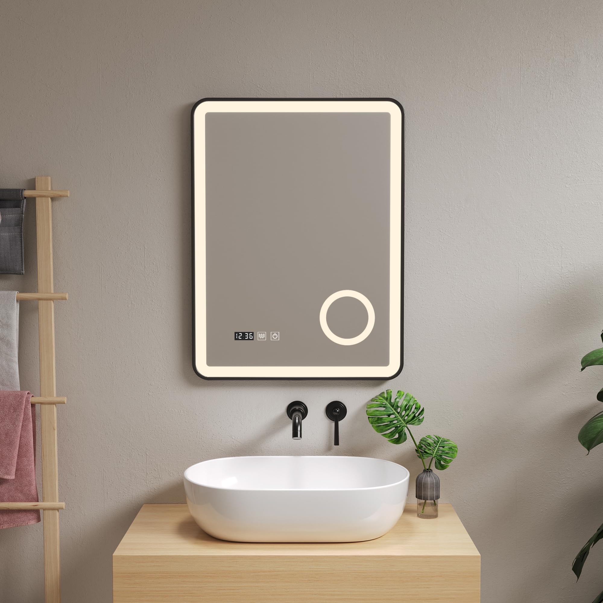 pro.tec Specchio LED da Parete Specchio Rettangolare da Bagno Antiappanamento Lente Ingranditore Orologio Luce Bianca Regolabile con Sensore Tattile 60 x 80 cm Cornice Nera