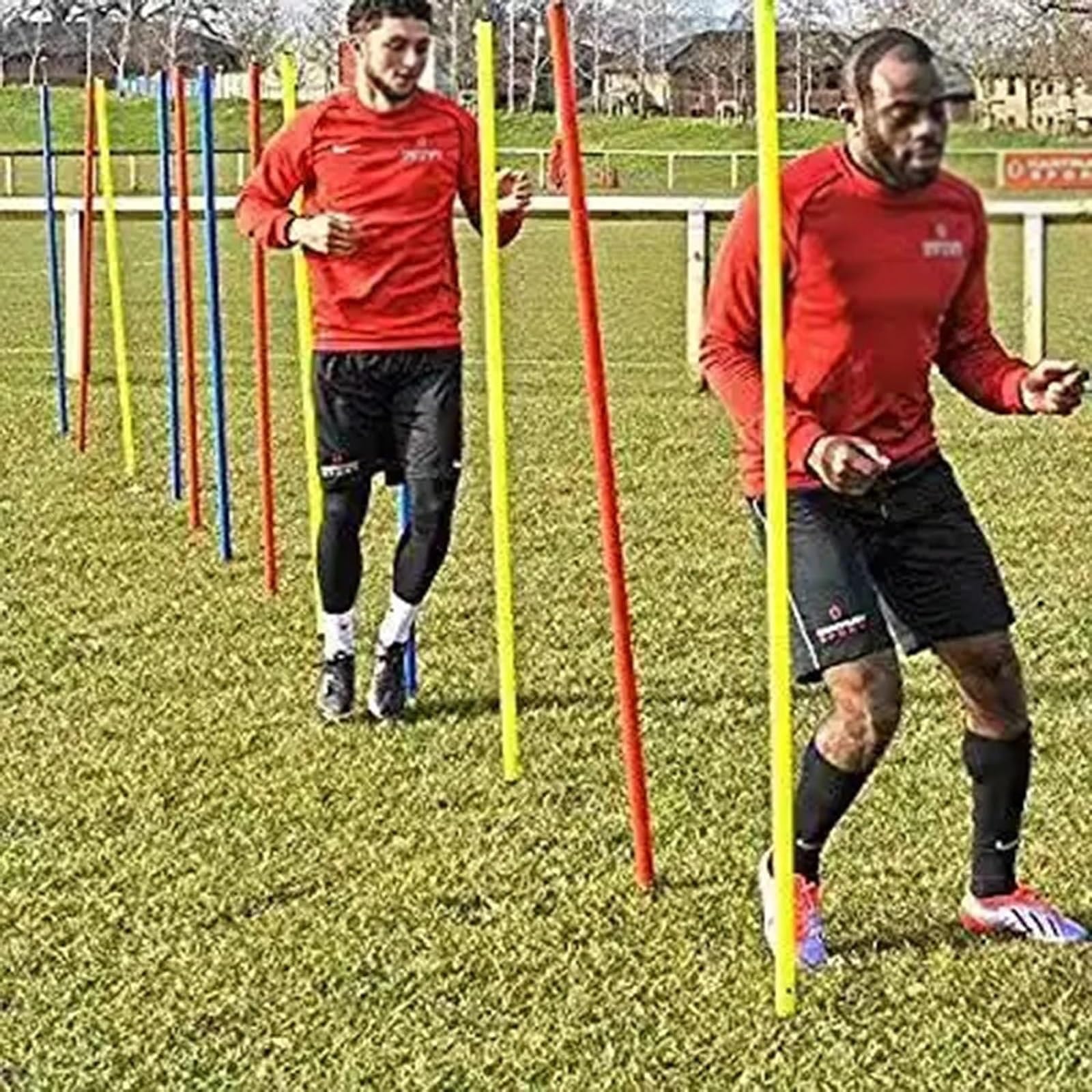 Fußball Slalomstangen 1.2/ 1.5 M Sport-Trainerstöcke Ausrüstung, Tragbar Steckbarer Typ Fußball-Bewegungsstangen Fußball-Trainingshilfe, Zur Verbesserung Der Beweglichkeit/ Geschwindigkeit/ Fußarbeit
