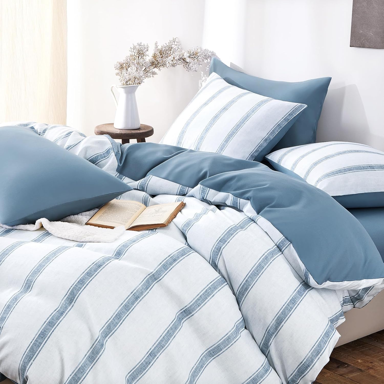 Wake In Cloud - Striped Comforter Set, Farmhouse Coastal Style with Vintage Ticking Vertical Stripe Pattern, Soft Lightweight Bedding, 3-Piece, Greyish Blue, Full Size