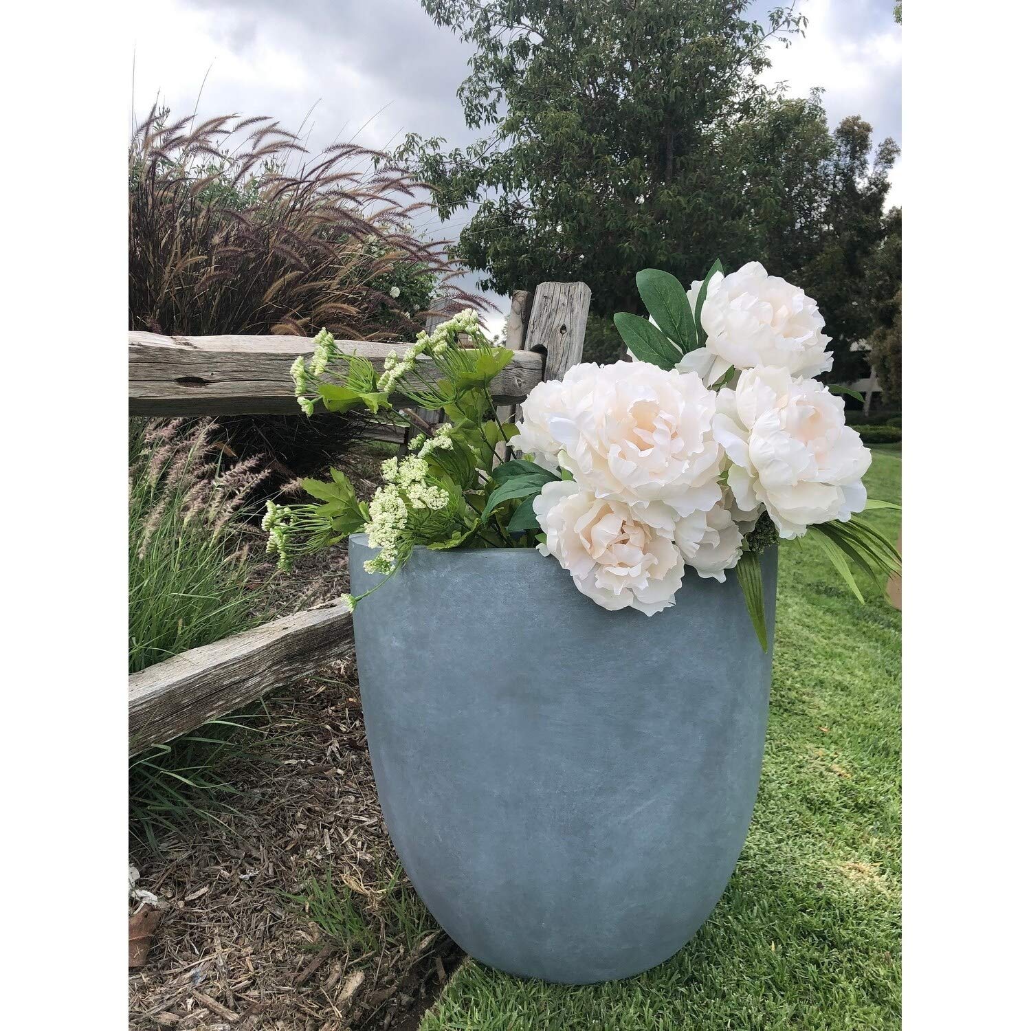 GUAGNDONG CREATIVE STONE GARDEN DECORATION CO,LTD Durx-litecrete Lightweight Concrete Modern Seamless Round Cement Color Planter-Large -