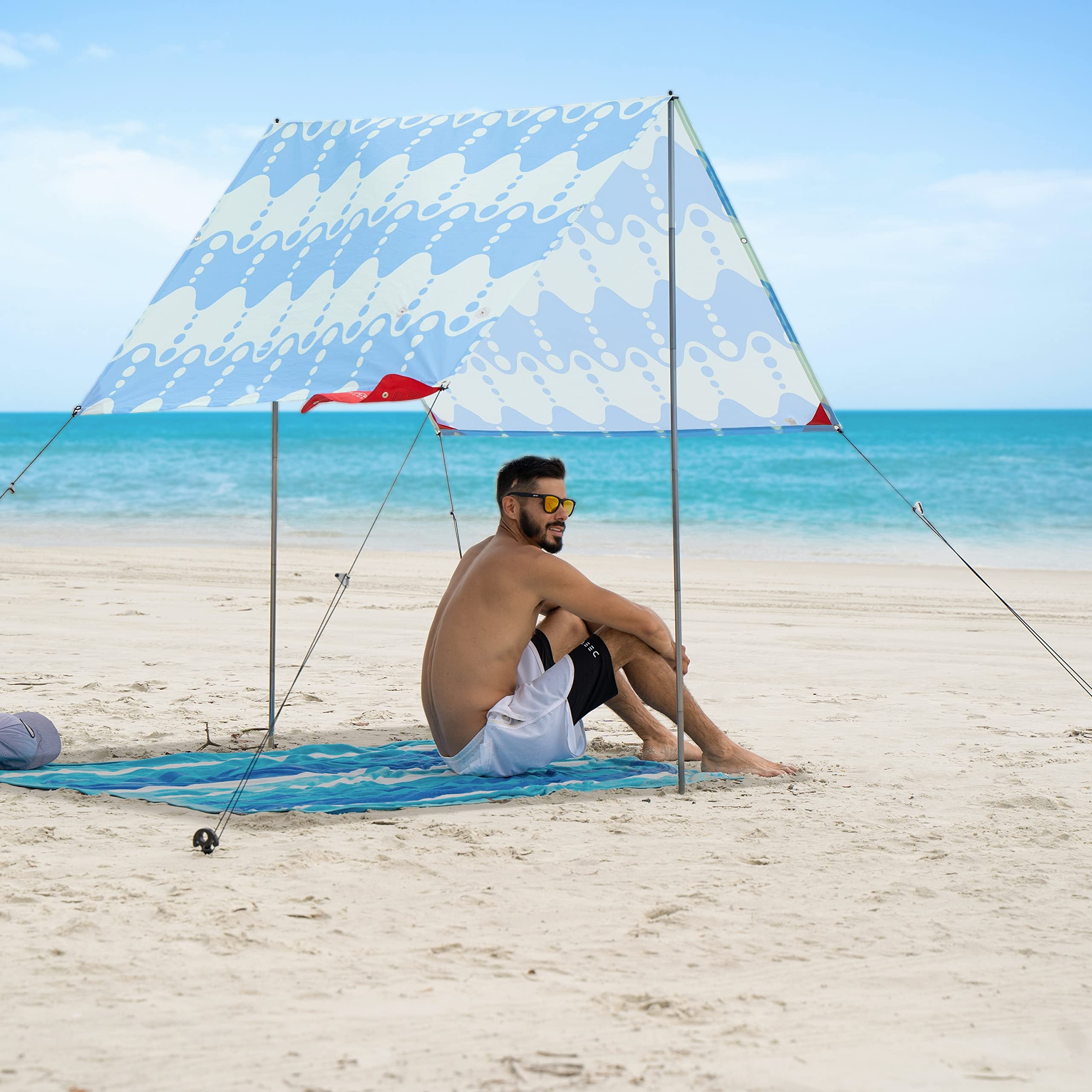 Red Suricata Tente de Plage Teepee Anti UV pour 1 à 2 Personnes - Abri de Plage Pare-Soleil UPF50 avec 2 Poteaux en Aluminium et Barre Transversale, 4 Vis d'ancrage au Sol Robustes