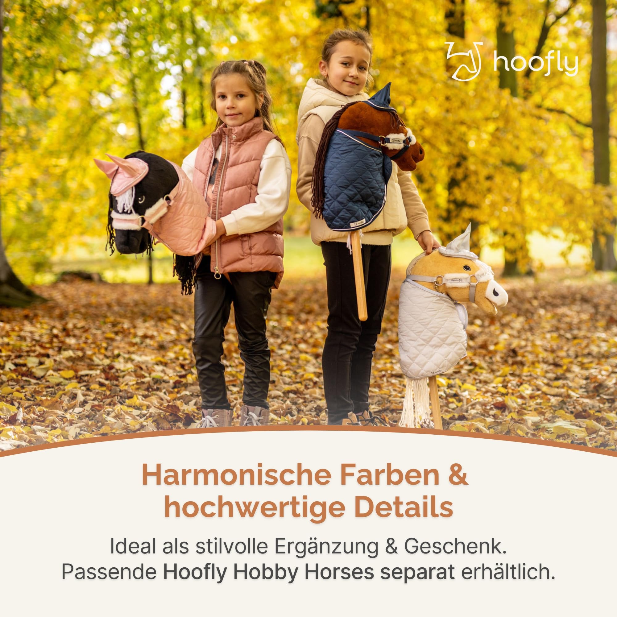 Hobby Horse Set – Großes Steckenpferd für Kinder mit Decke & Fliegenhaube | Komplettes Hobby Horsing Set mit Trense & 35 cm Schraubstab | Schwarzes Pferd – Blaues Zubehör