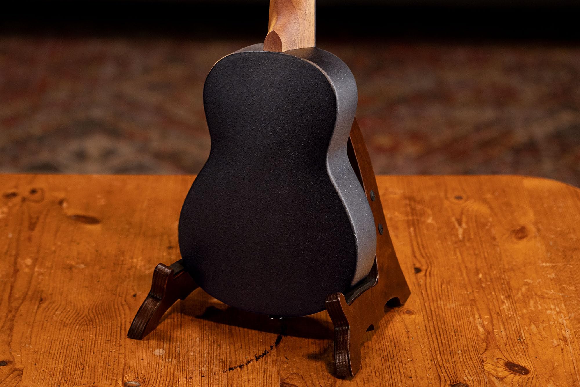 Ortega Guitars Ukulélé Soprano acoustique - modèle gaucher - Keiki K2 - Kit de démarrage incluant Accordeur, Courroie, 5 Médiators Medium et Sac à cordon - acajou (K2-MAH-L)