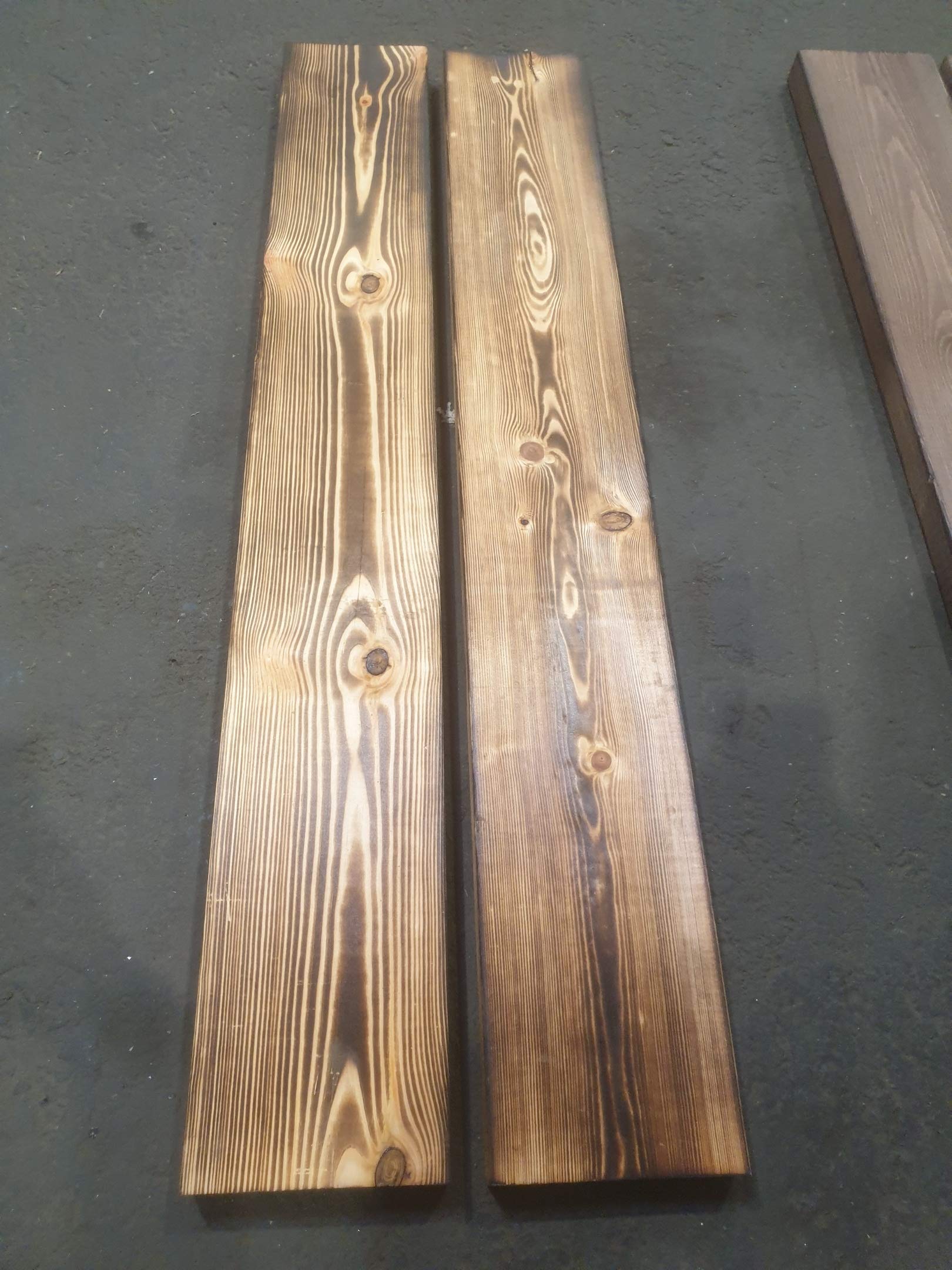 grosse geflammte Holzplanke Holzbohle 100 x 14,5 x 3cm Deko-Bastel-holz aus Nadelholz Schnittholz Holzbrett Kistenbrett (Geflammt, 12er set)